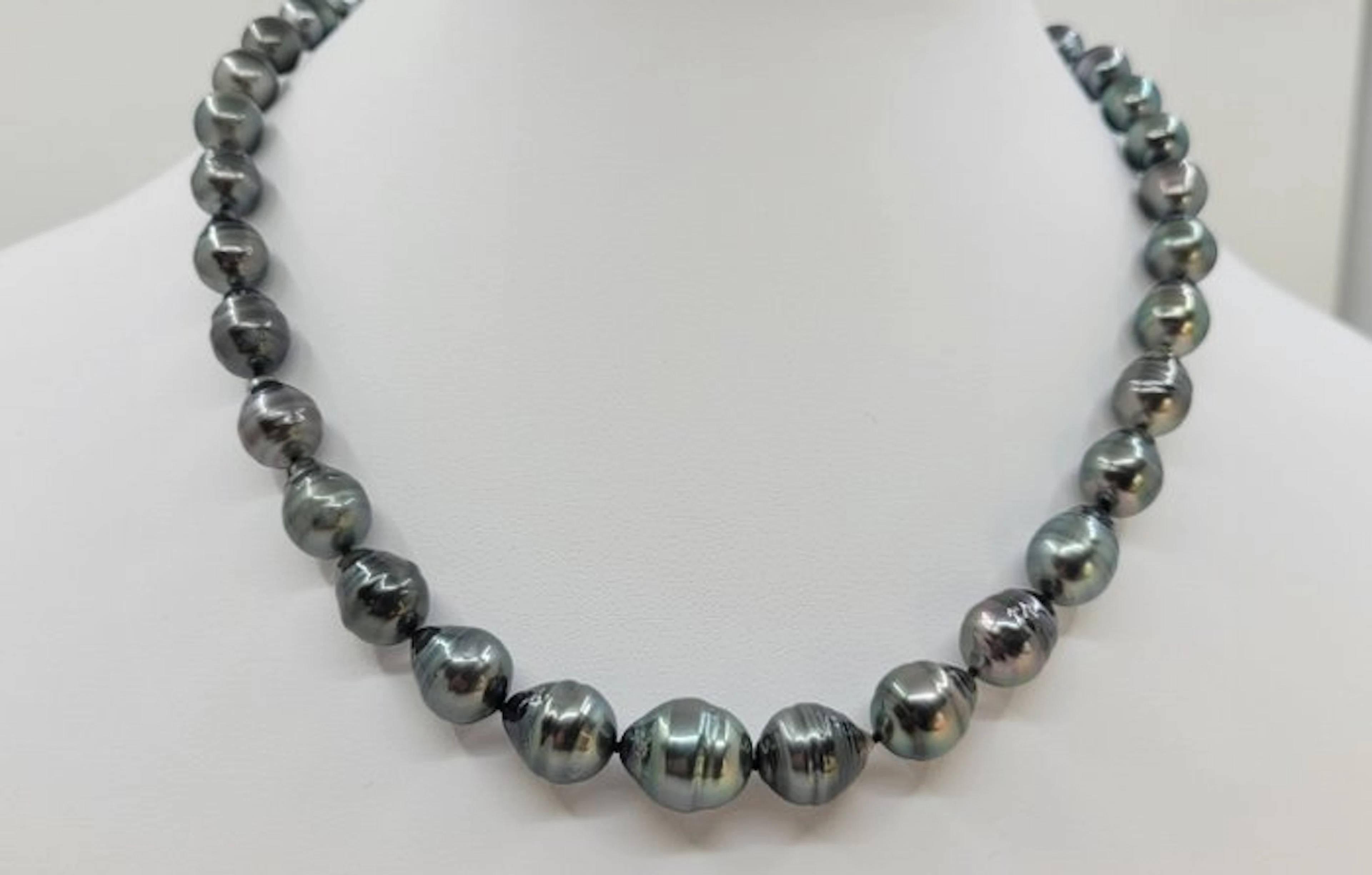 No reserve price - Necklace Silver, 8x12mm Peacock Green Tahiti Pearls