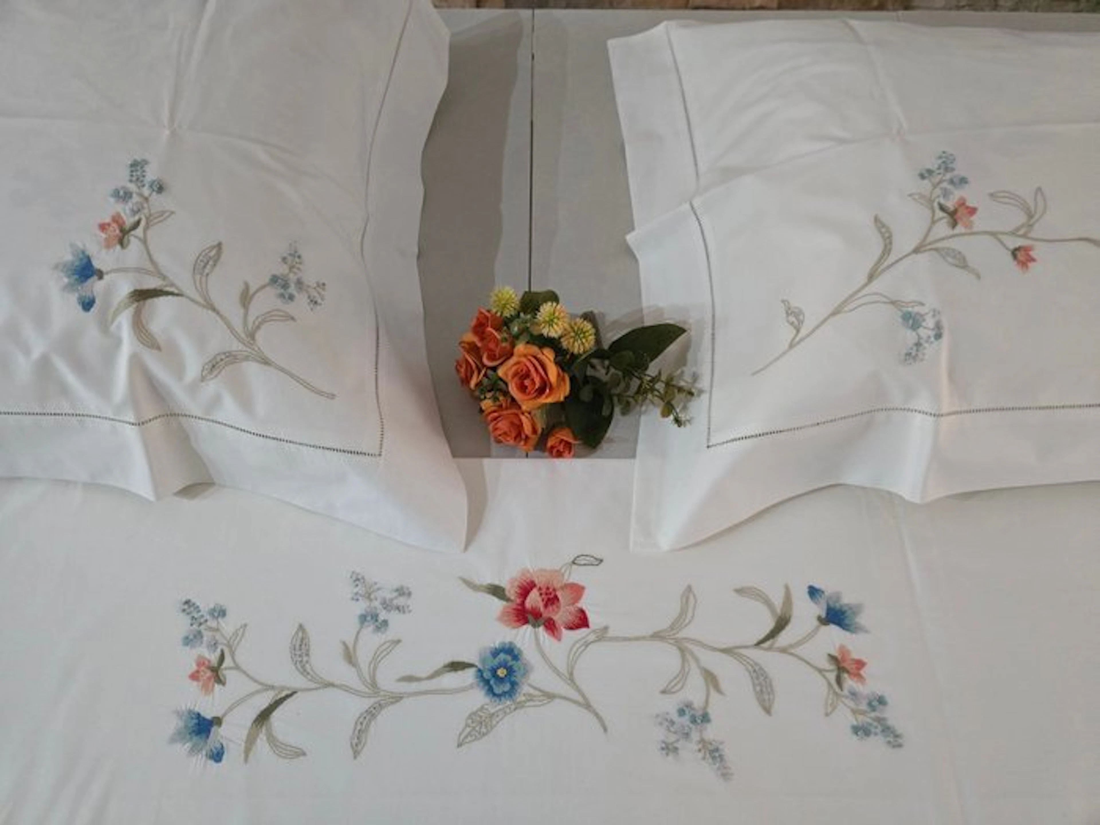 Set Lenzuola ricamate in puro cotone percalle Ricamo in...