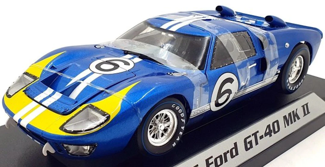 SHELBY COLLECTIBLES 1:18 - Model race car - FORD GT40...