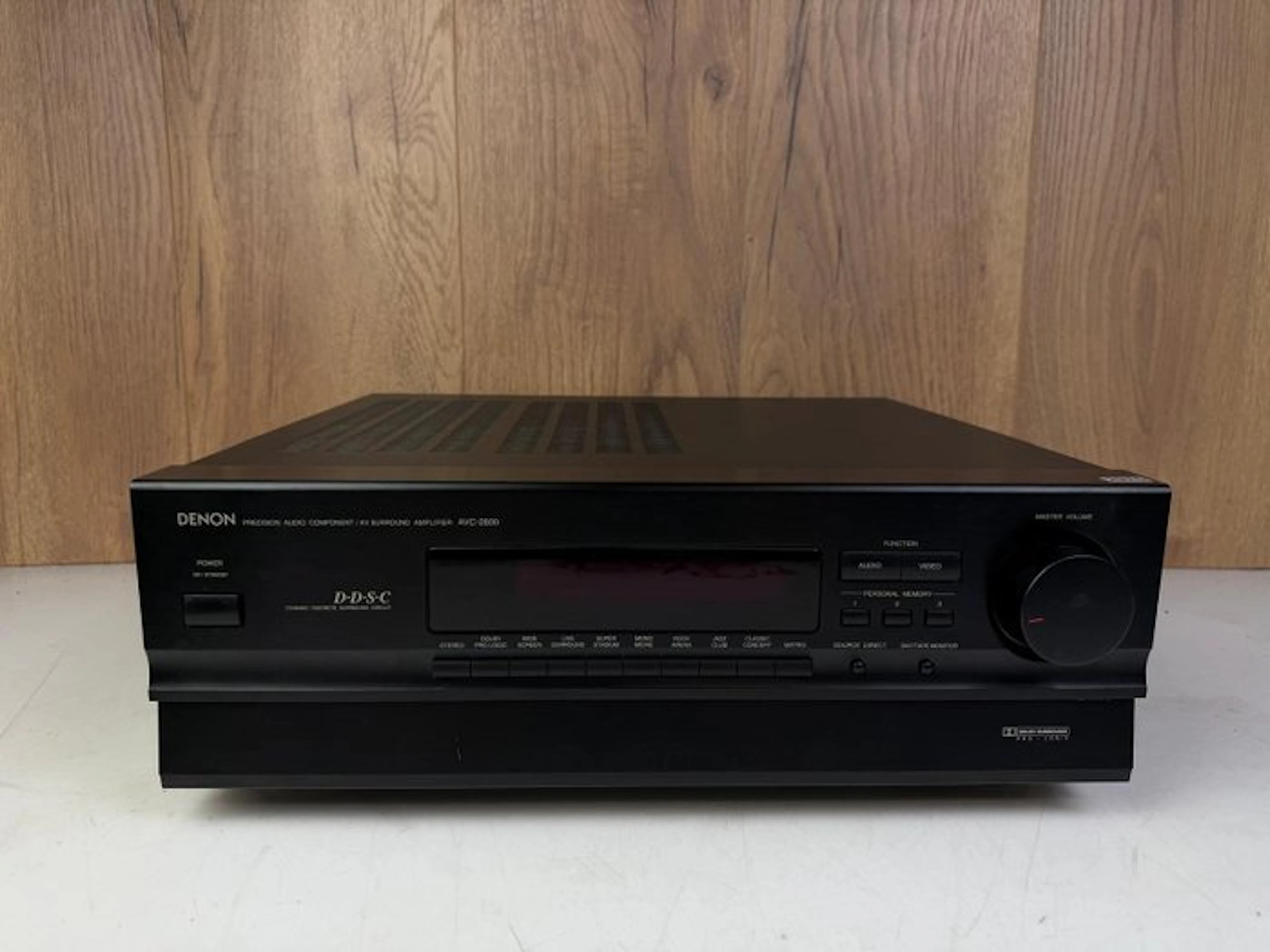 Denon - AVC-2800 Solid state multi-channel receiver