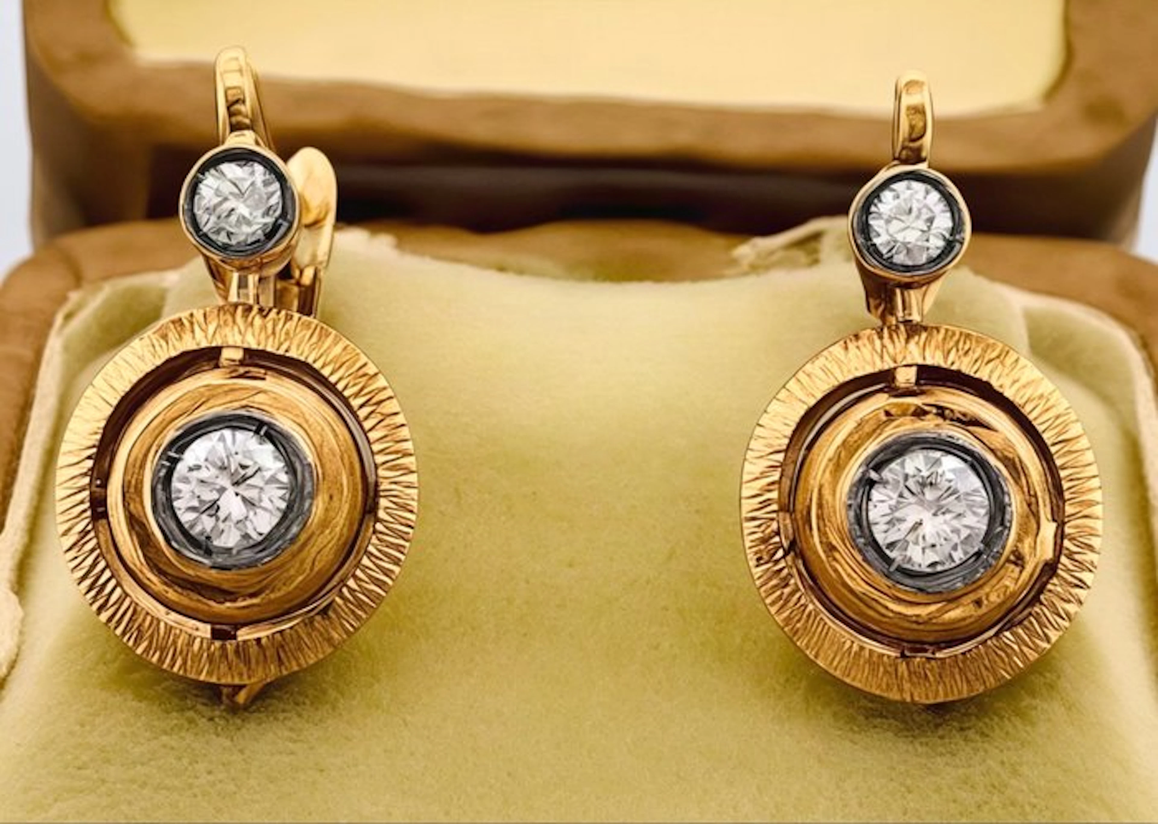No reserve price - Earrings - 9 kt. Yellow gold, Silver Diamond (Natural)