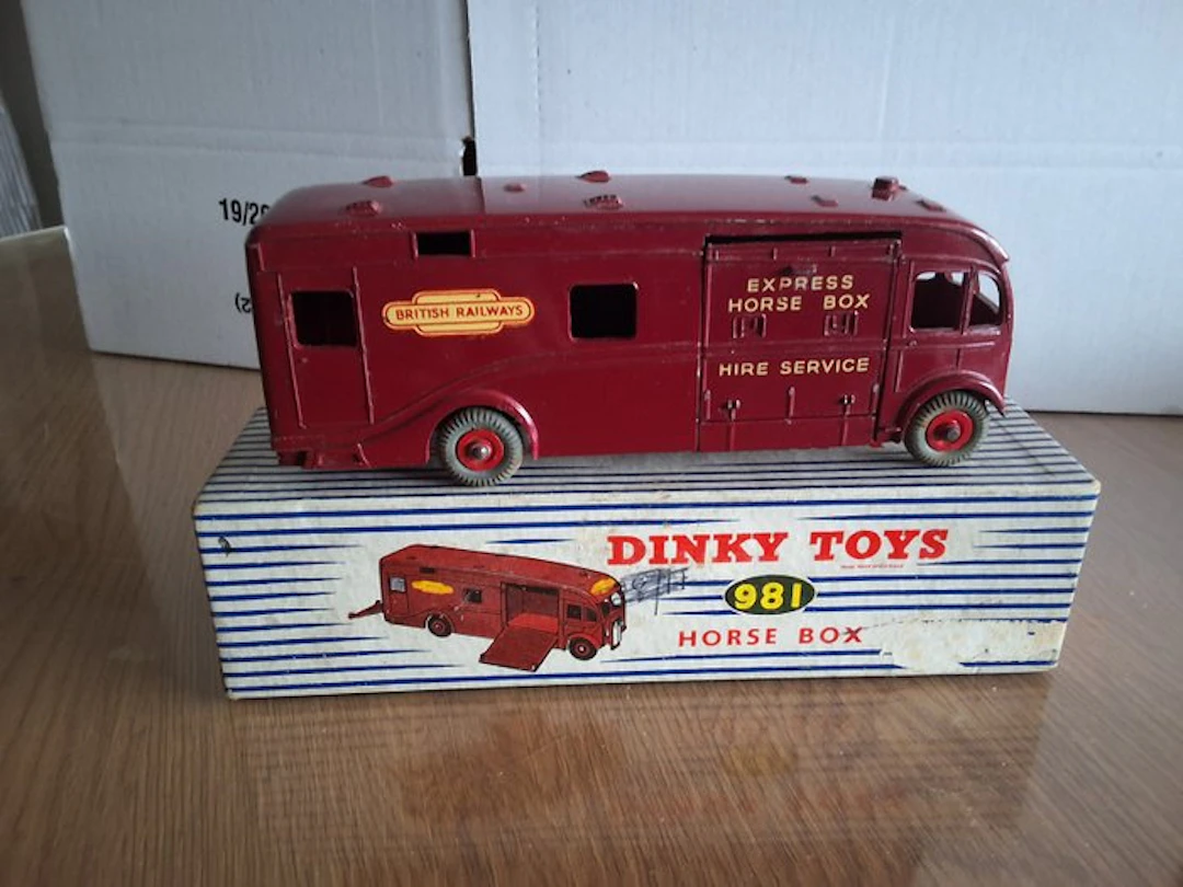 Dinky Toys - Model truck - 981 Horse Box - in original box Dinky Toys 981