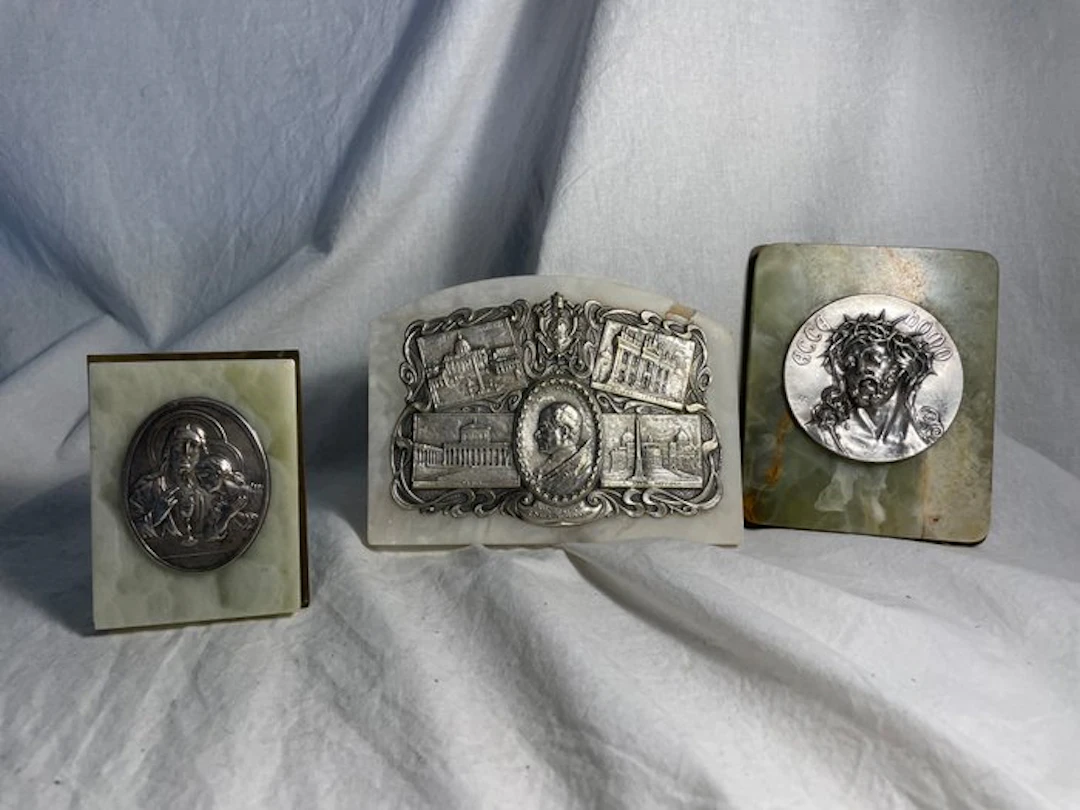 Ex voto (3) - Signed by F