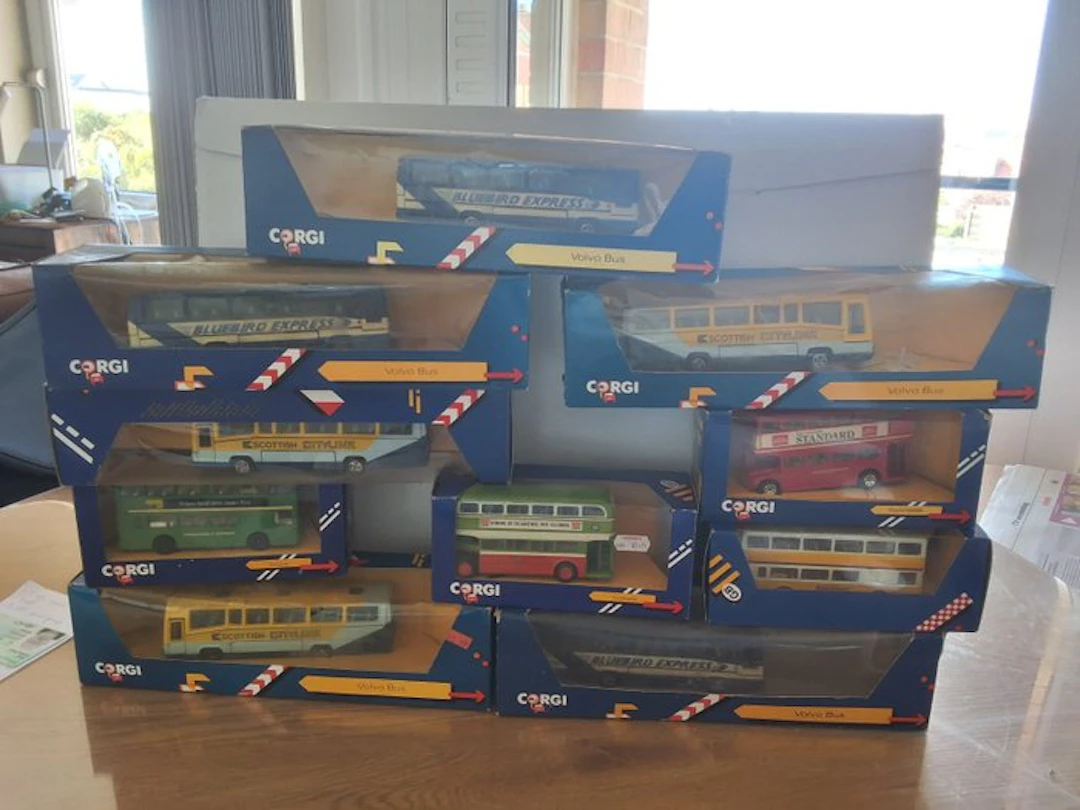 Corgi diverse - Model car (10) - Volvo Bus; Routemaster...