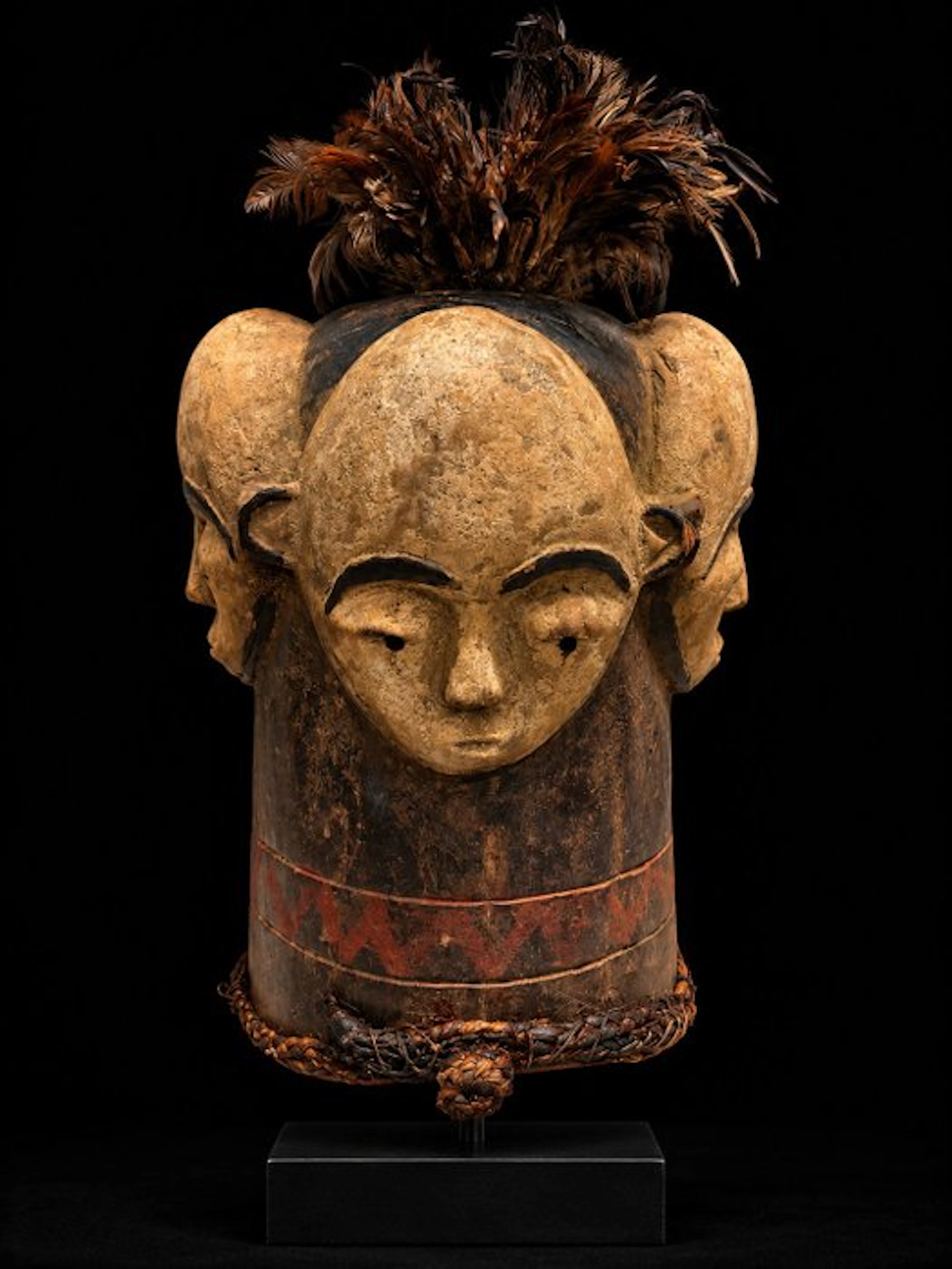 Ngontang multi-faced mask (No reserve price)