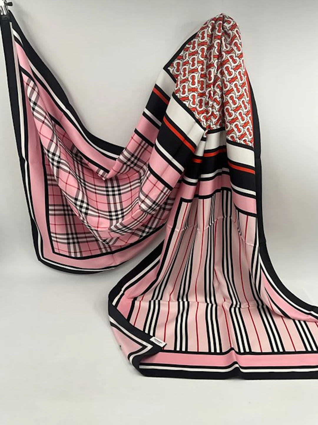Burberry - 210/70 cm tartan / TB- Rose - Stole (Shawl)