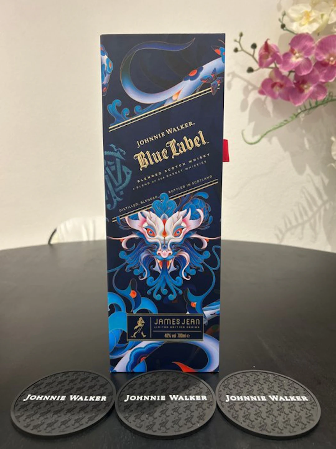Johnnie Walker Blue Label - Year of The Dragon 2024 - James Jean GX035965 - b