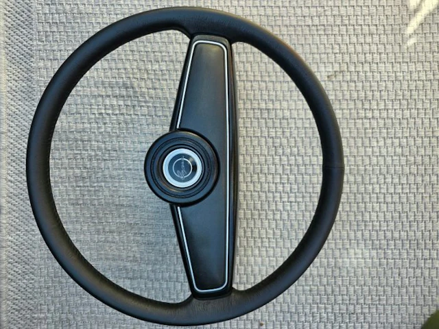 Steering wheel (1) - Ford - Ford Capri - 1970-1980