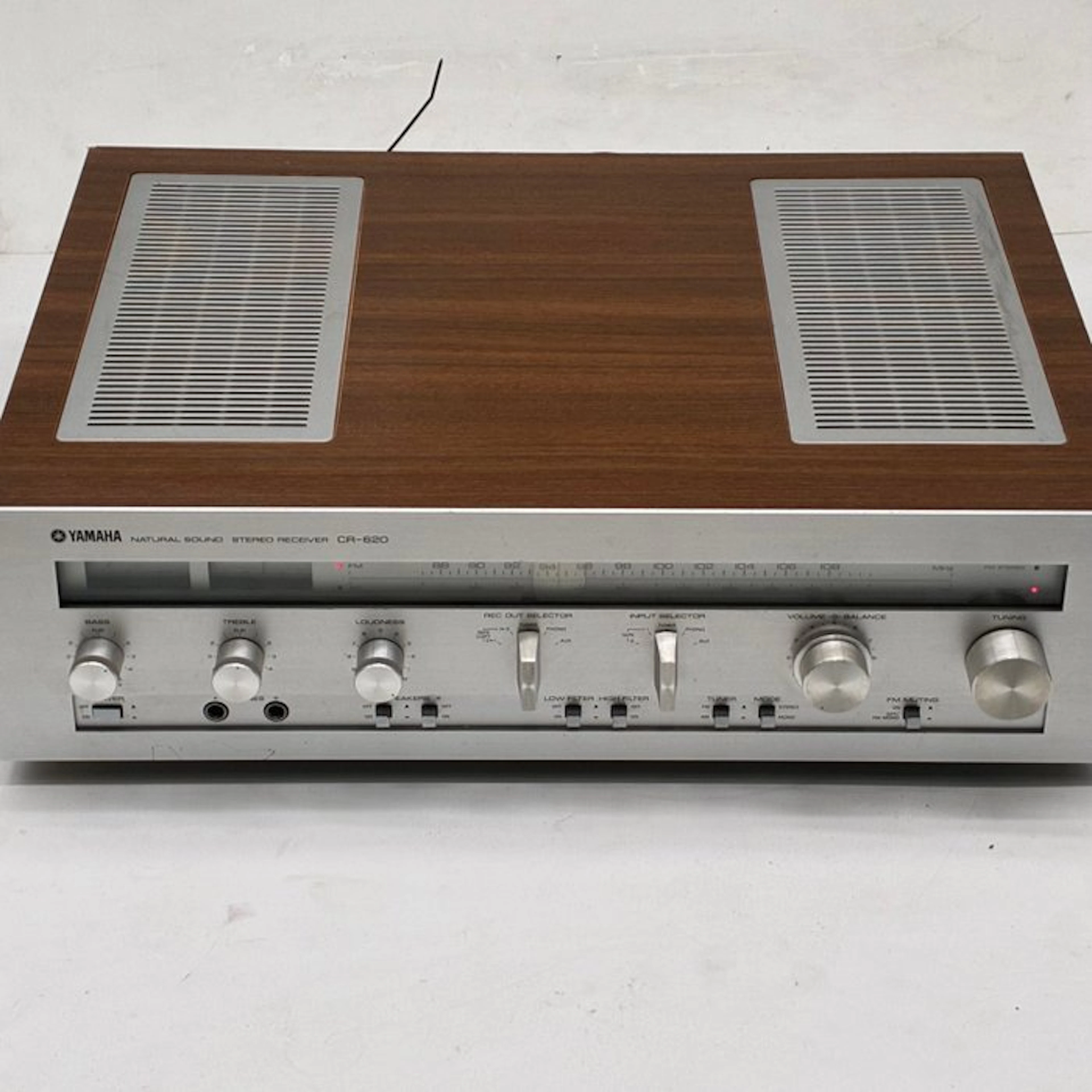 Yamaha - CR-620 Natural Sound AM/FM Solid state stereo receiver