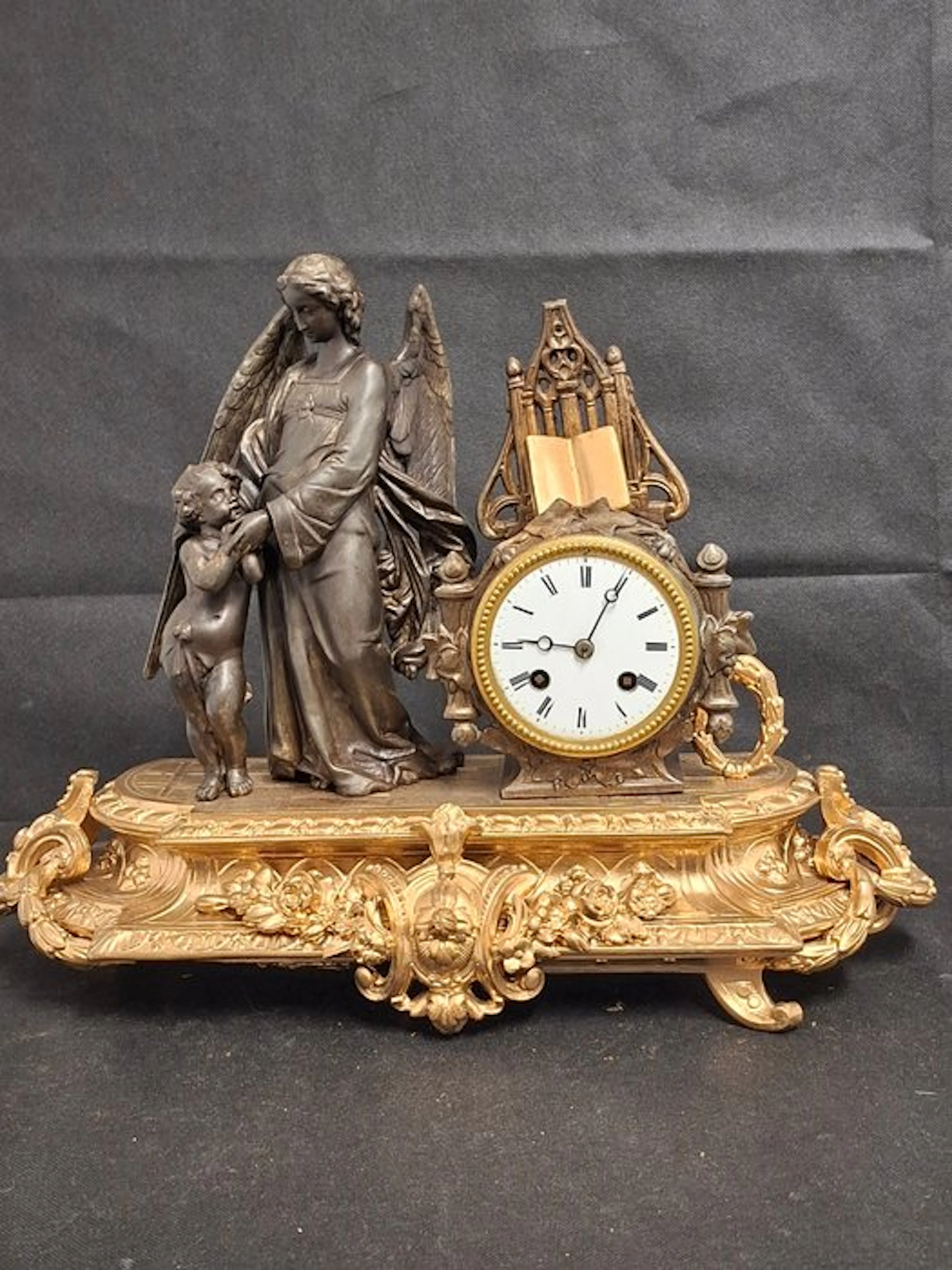 Figural mantel clock - Alloy - 1850-1900