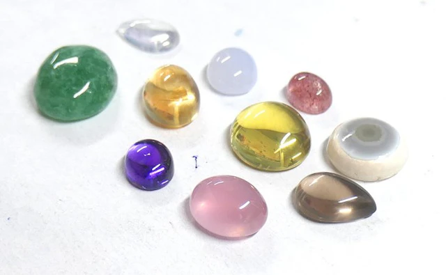 Collection of 100% natural quartz Cabochon- 12.61 g - (10)