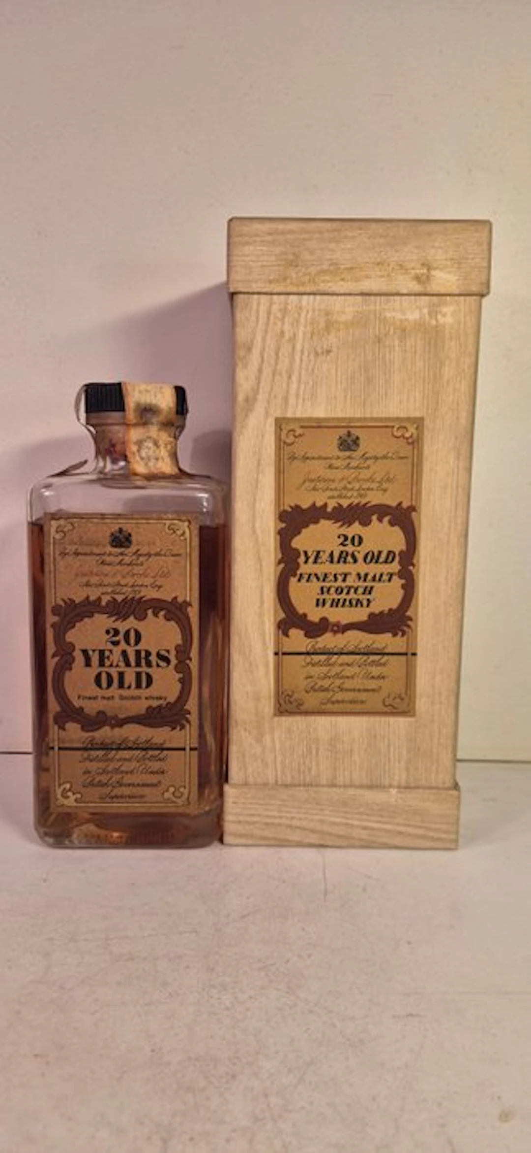 J&B 20 years old Finest Malt - b. 1970s - 75cl
