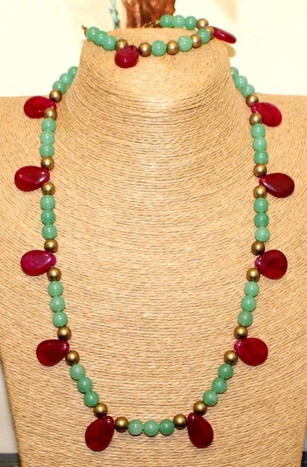 Really nice necklace and bracelet handmade ruby and aventurine beads - 410 Cts