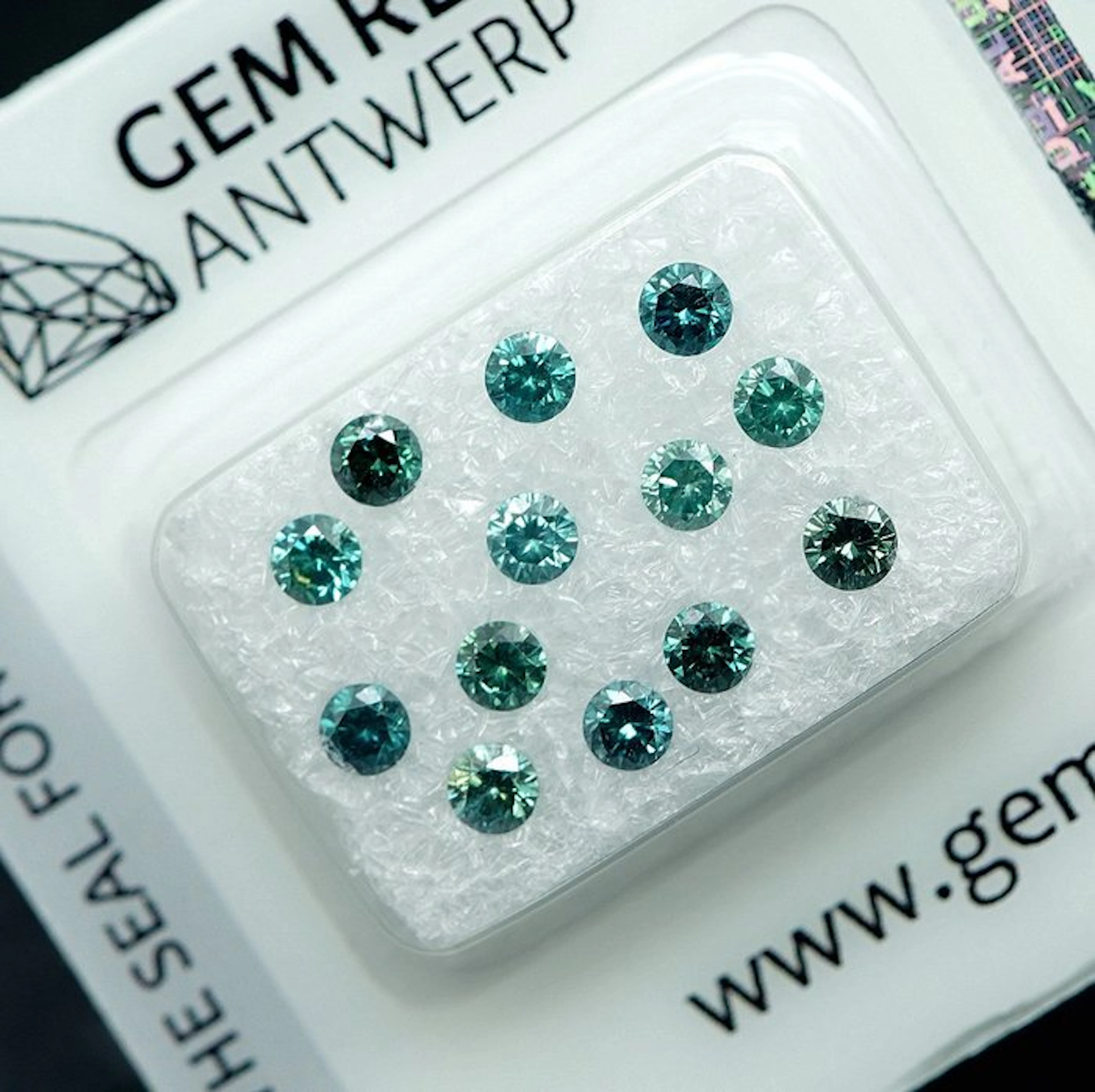13 pcs Diamond (Colour-treated) - 1.05 ct - Round - Fancy Greenish Blue - SI1