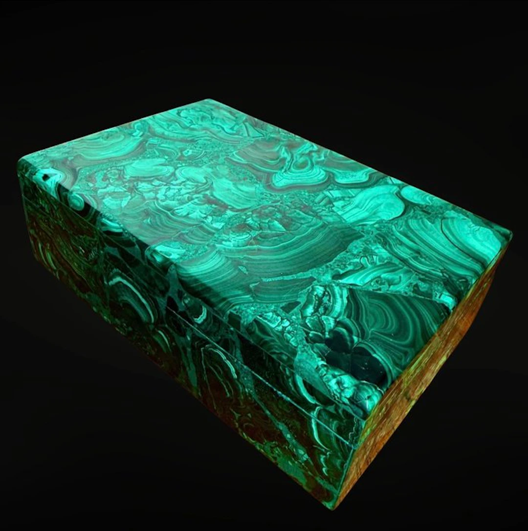 Large malachite box - premium mineral