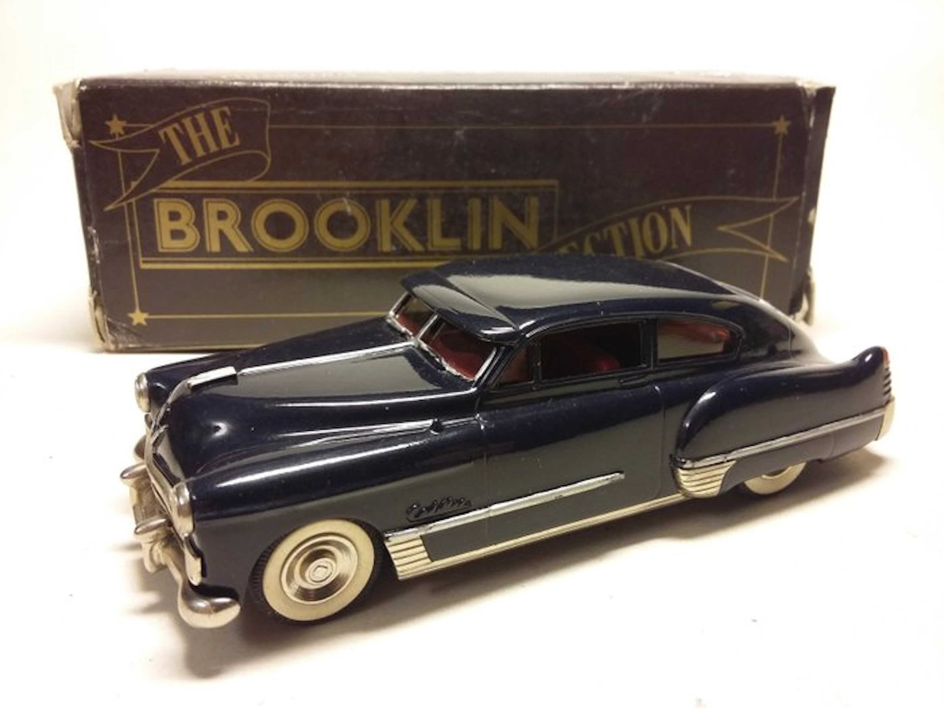 Brooklin 1:43 - Model car - Cadillac 1948 Dynamic Fast Back Coupé
