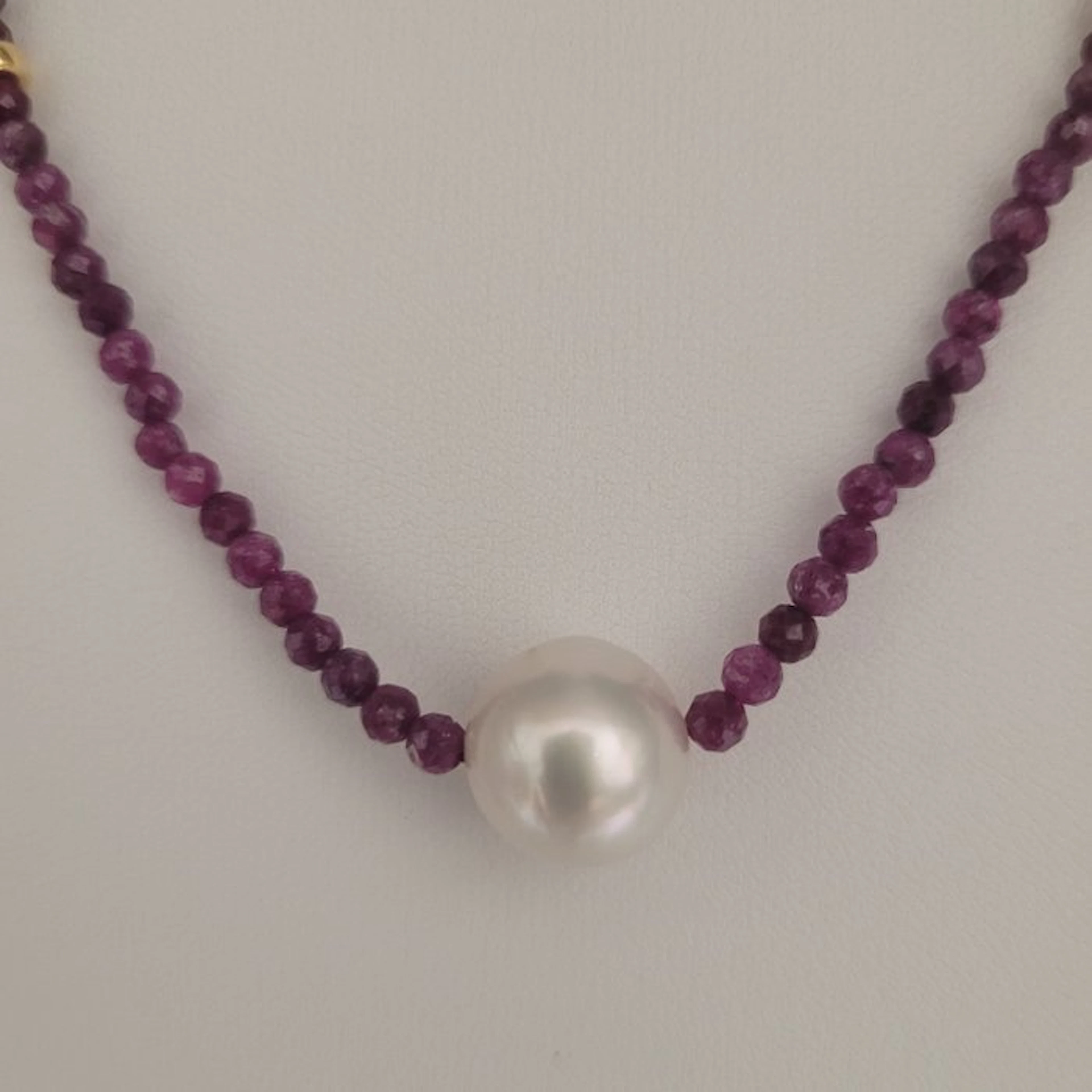 No reserve price - Necklace - 18 kt. Yellow gold Pearl - Ruby - South Sea
