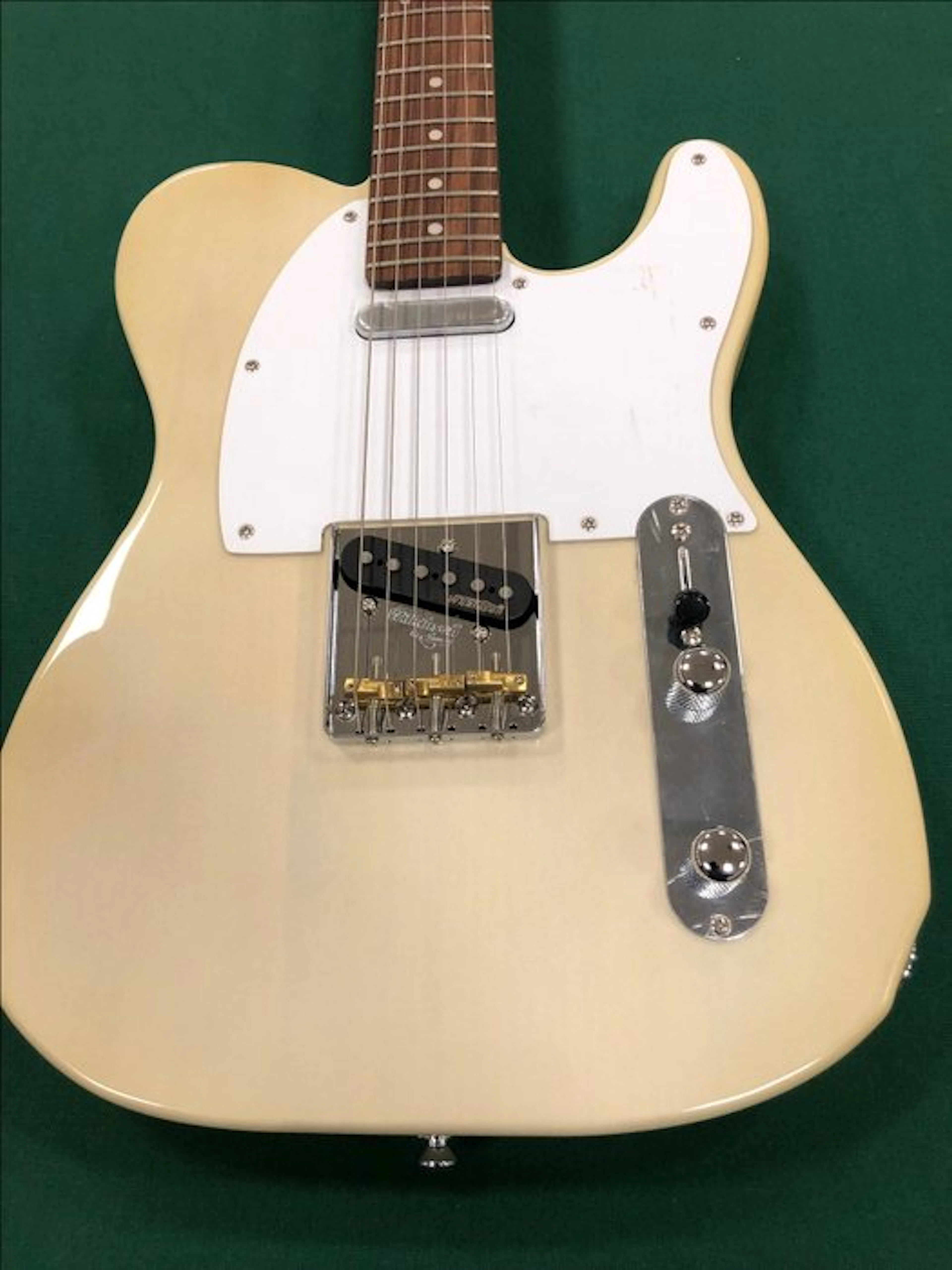 VINTAGE - V62 Reissued Ash Blonde B/stock - - Electric guitar