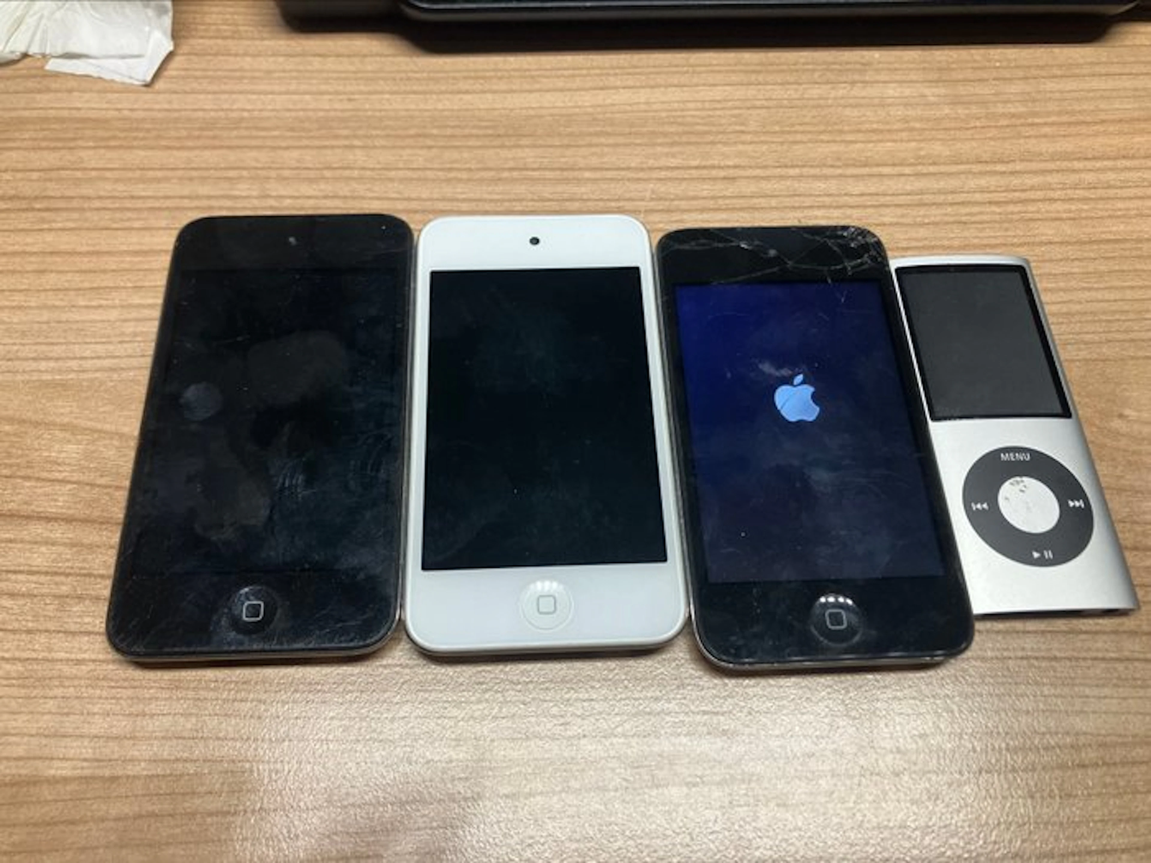 Apple - Ipod 4x for parts or repair ,some boot iPod - Multiple models