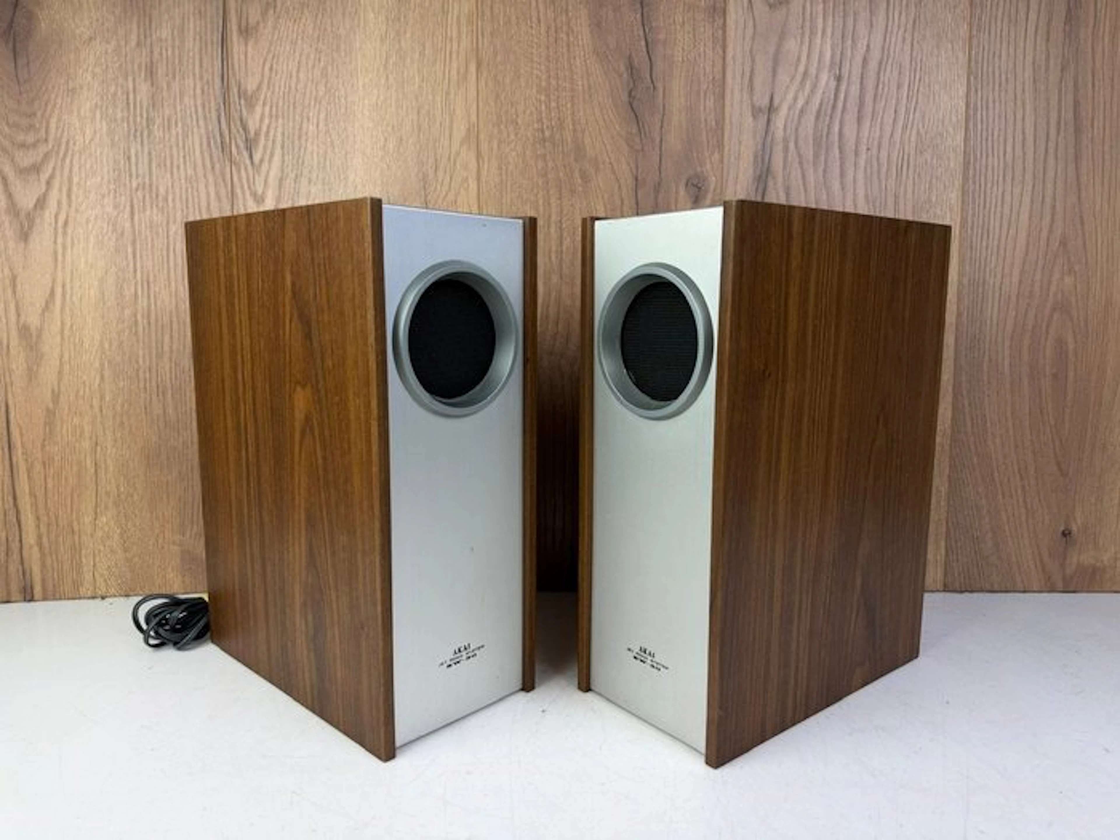 Akai - SW-30 Speaker set