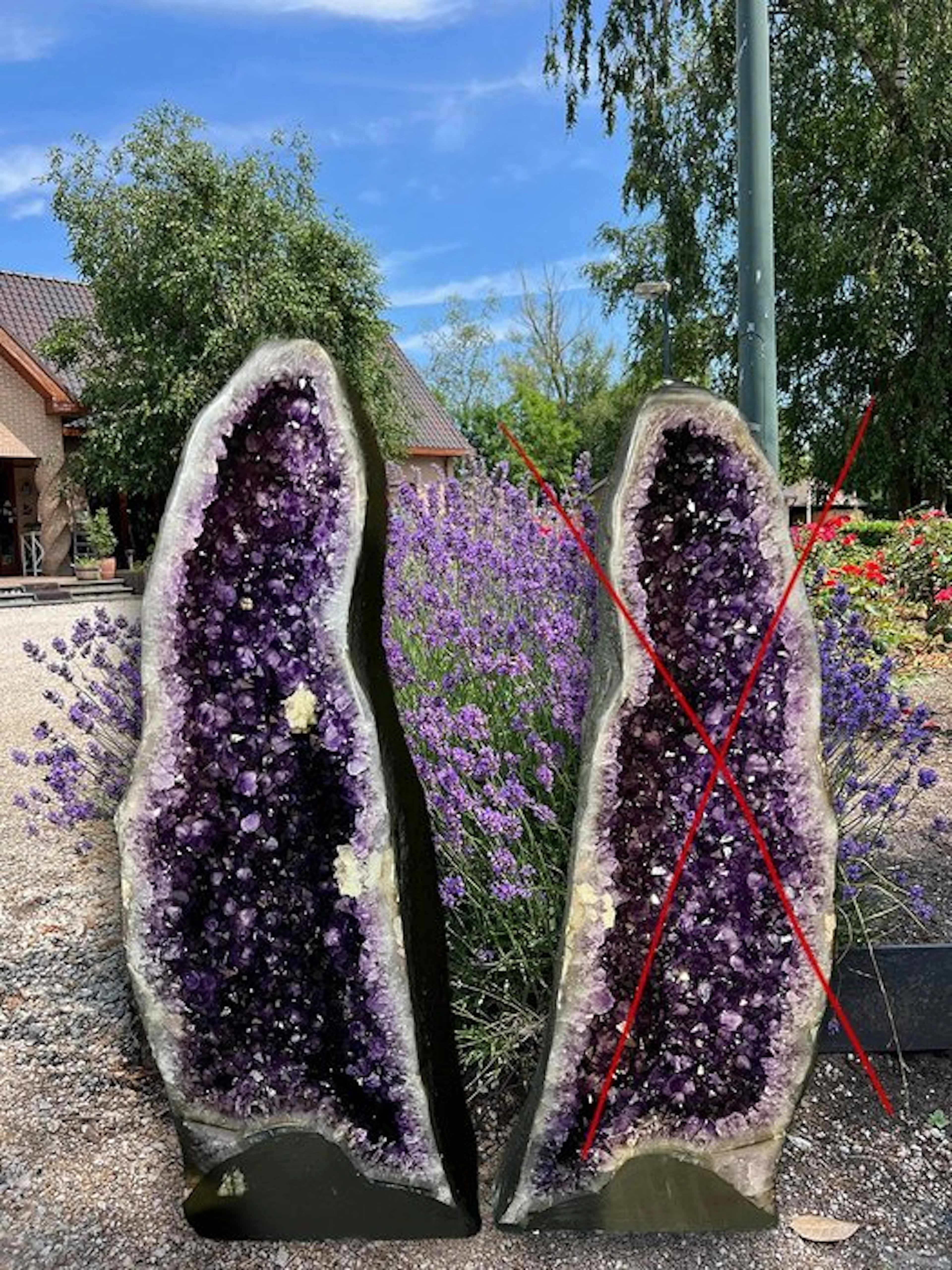 Amethyst Geode - Height: 95 cm - Width: 34 cm- 60 kg - (1)