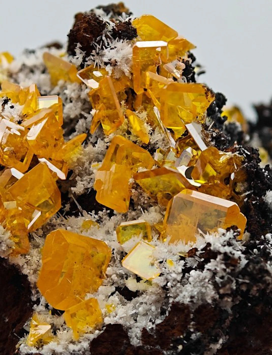 Yellow wulfenite with white willemite