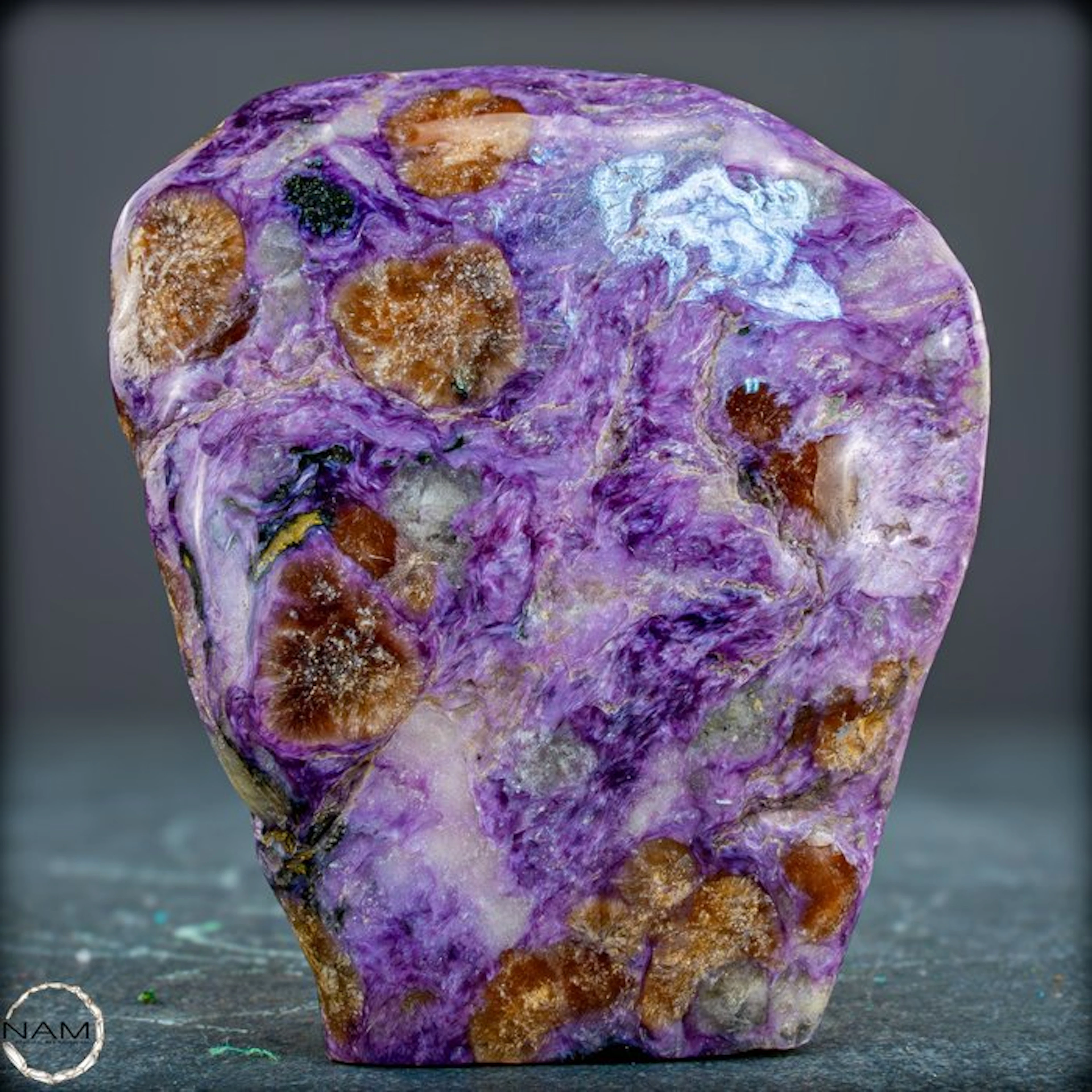 Extraordinary charoite freeform from Russia – Violette...