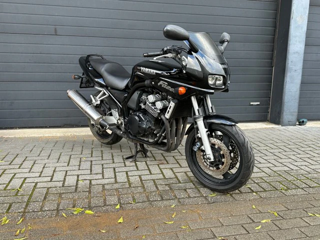 Yamaha - FZS 600 - Fazer - NO RESERVE - 600 cc - 2001