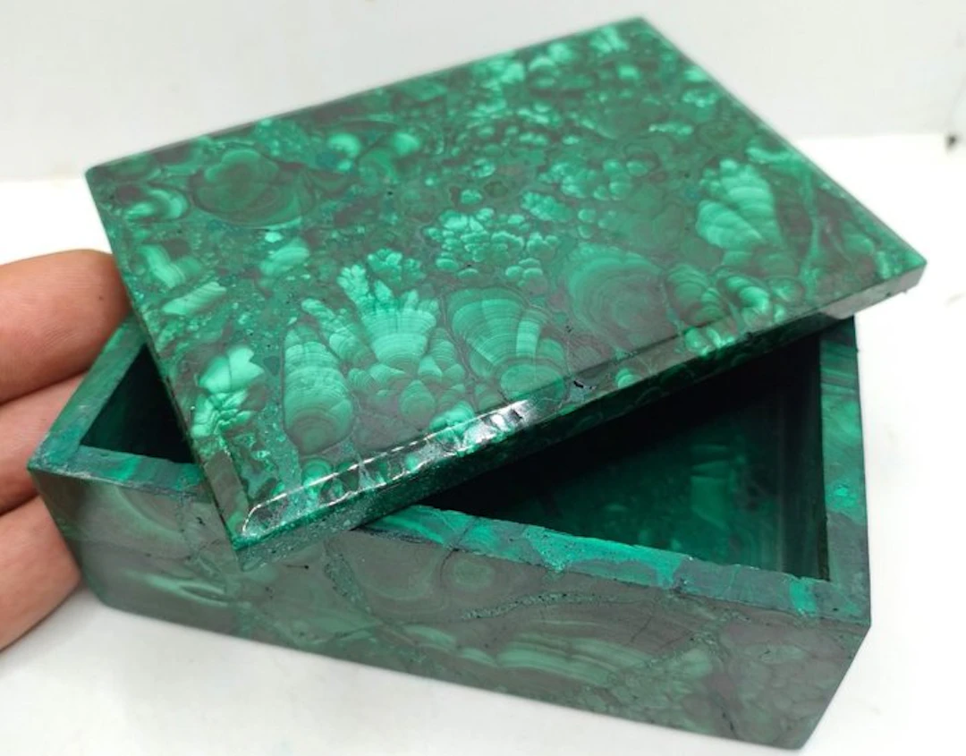 Quality A - Natural Malachite - jewelry box- 500 g