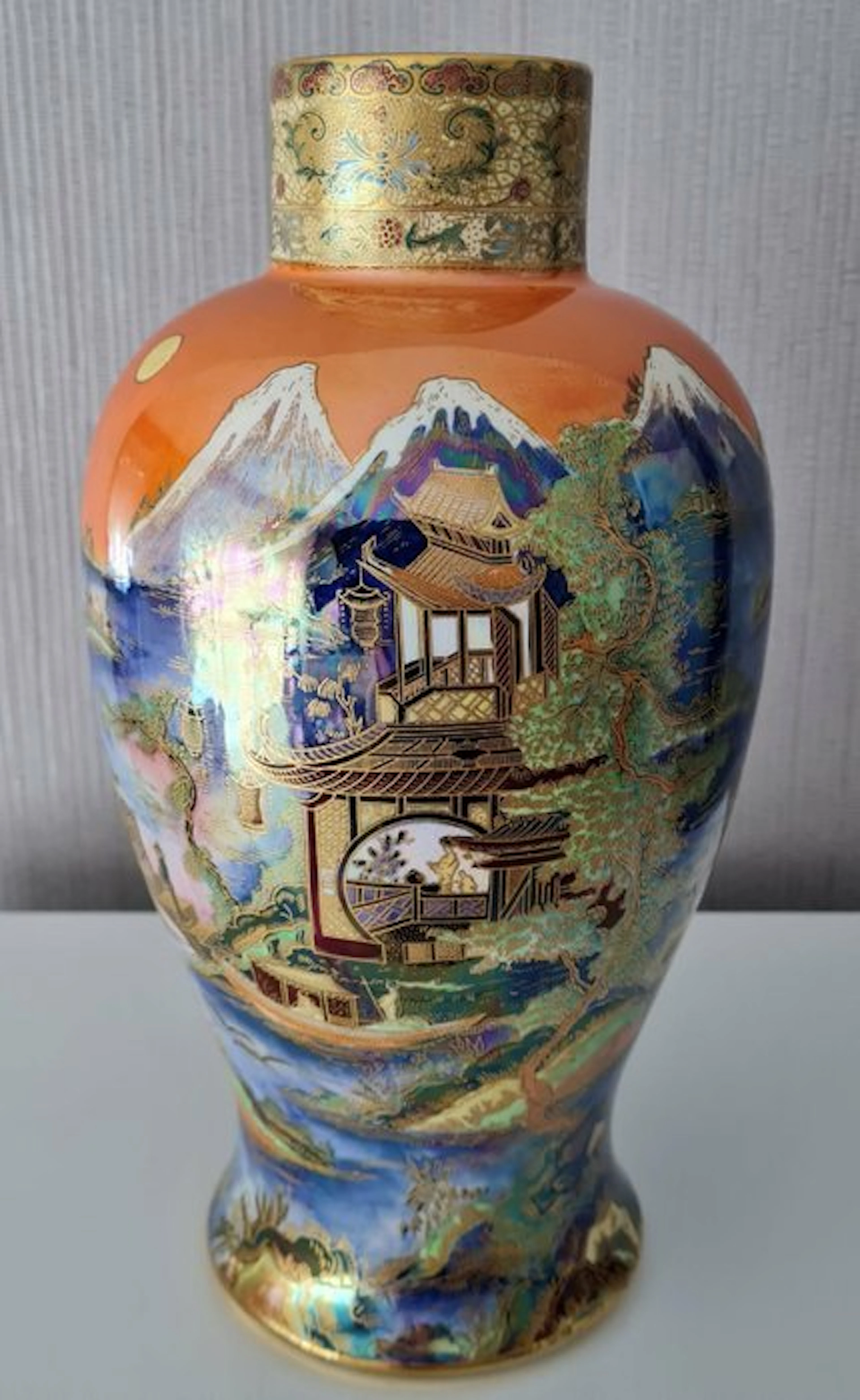 Carlton Ware - Vase - Earthenware