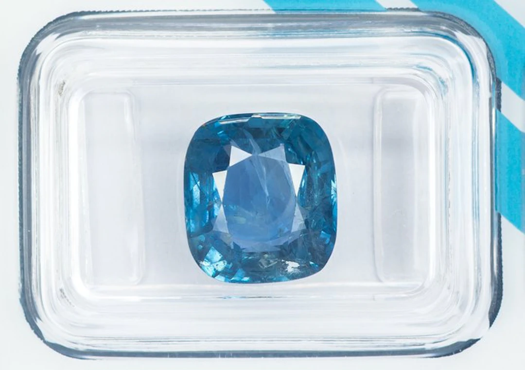 Sapphire - 4.64 ct - International Gemological Institute...