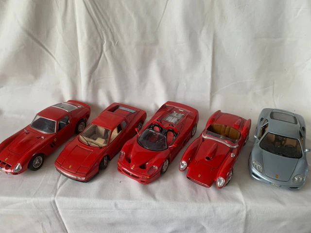 Bburago 1:18 - Model sports car (5) - Ferrari