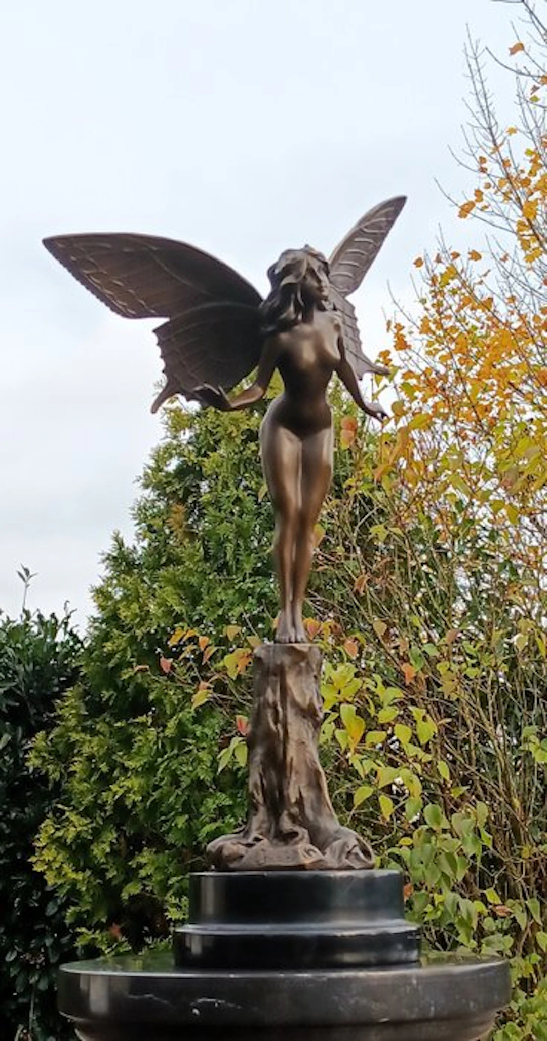 Sculpture, bronzen sculptuur ,,fairy,, 49 cm - 49 cm - bronze marble