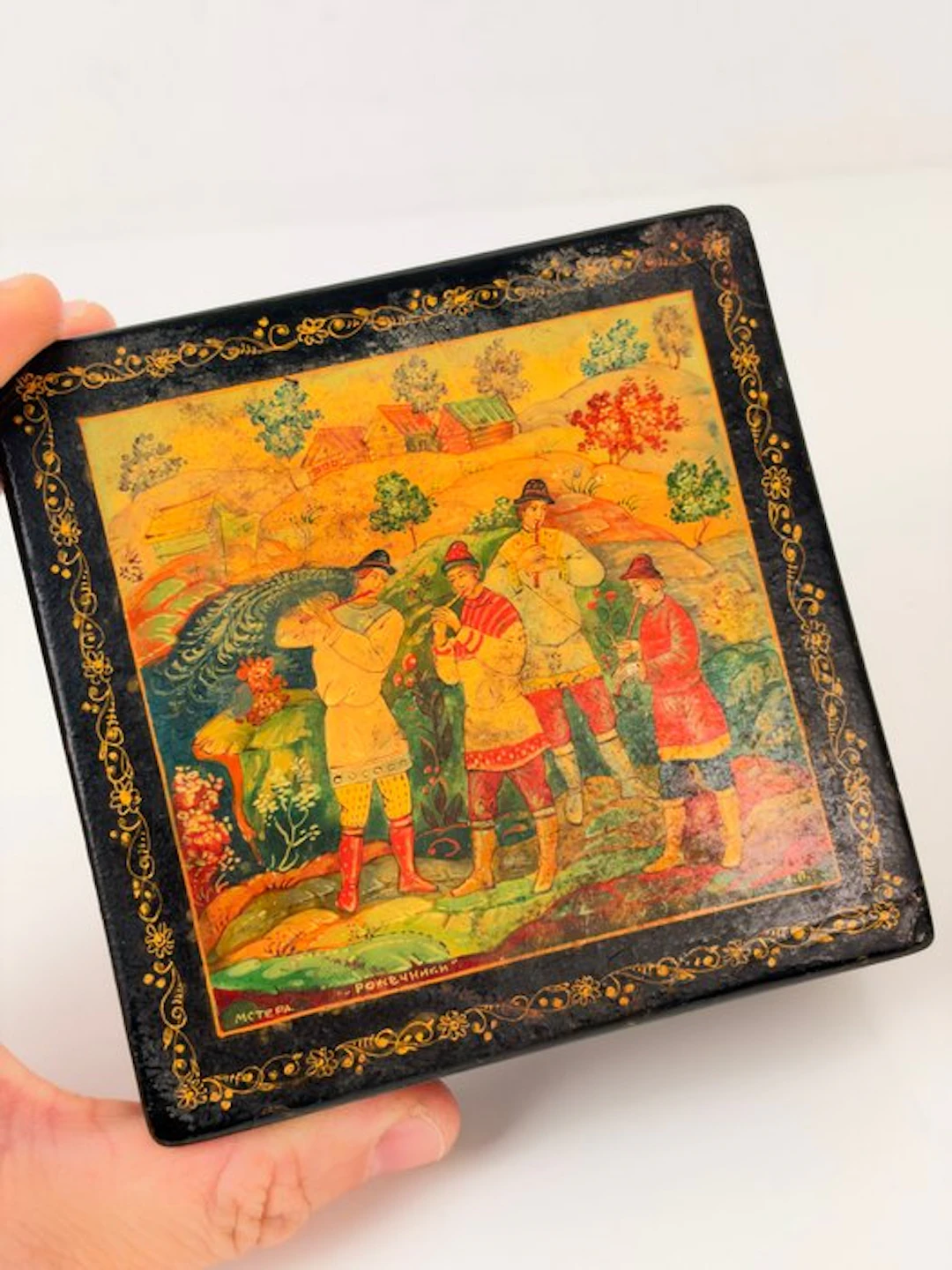 Box - Russian lacquer box “Mstera – Horn players”, hand-painted - Wood