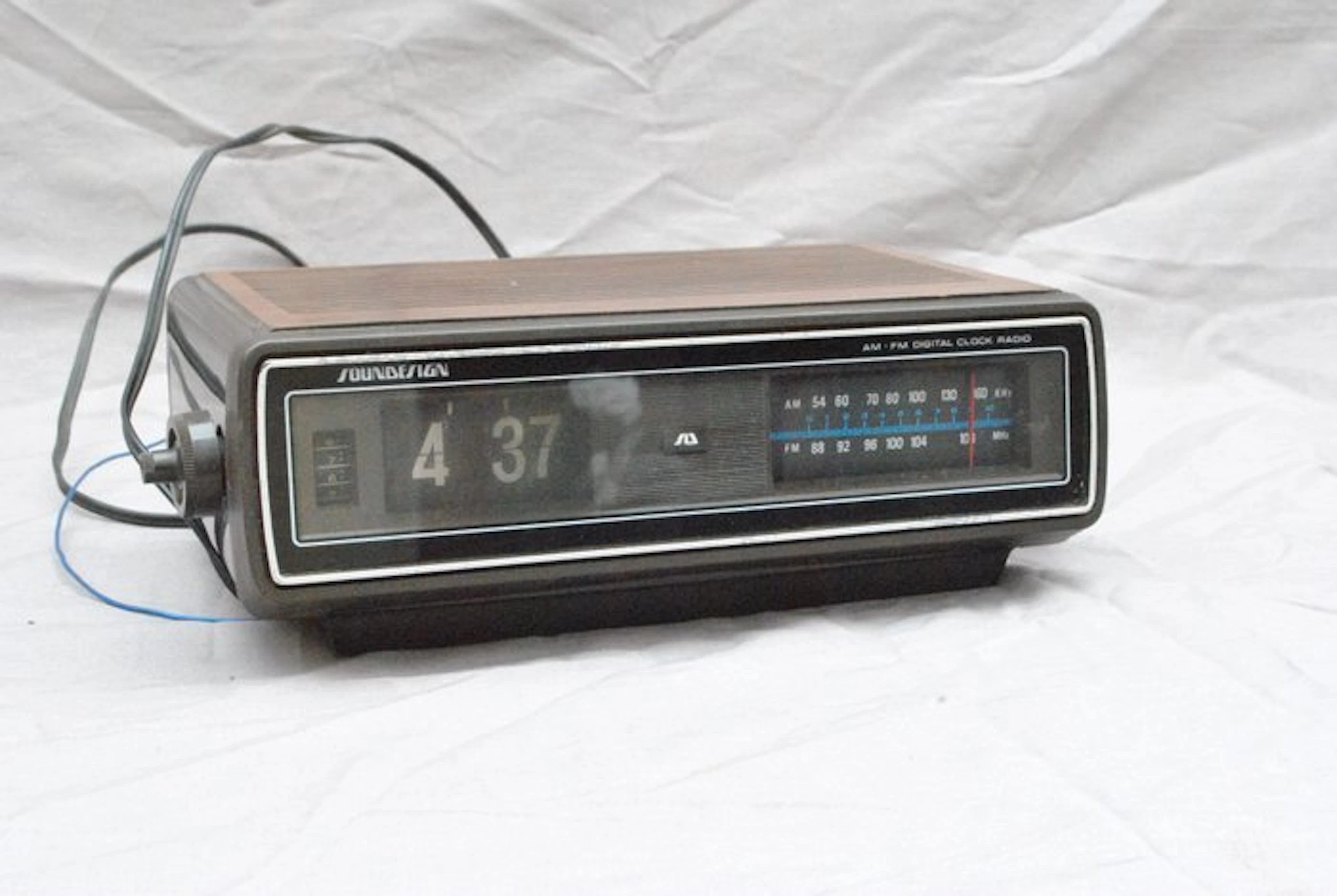 Clock - Soundesign - Mid-century modern Plastic...