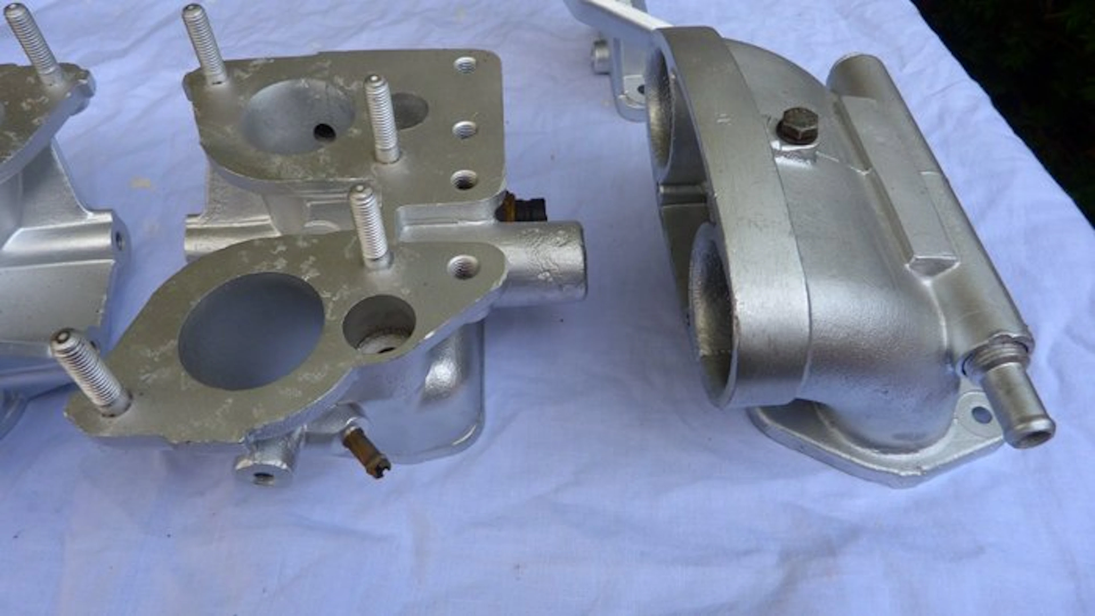 Car part (5) - Alfa Romeo - Carburateur intake set - 1970-1980