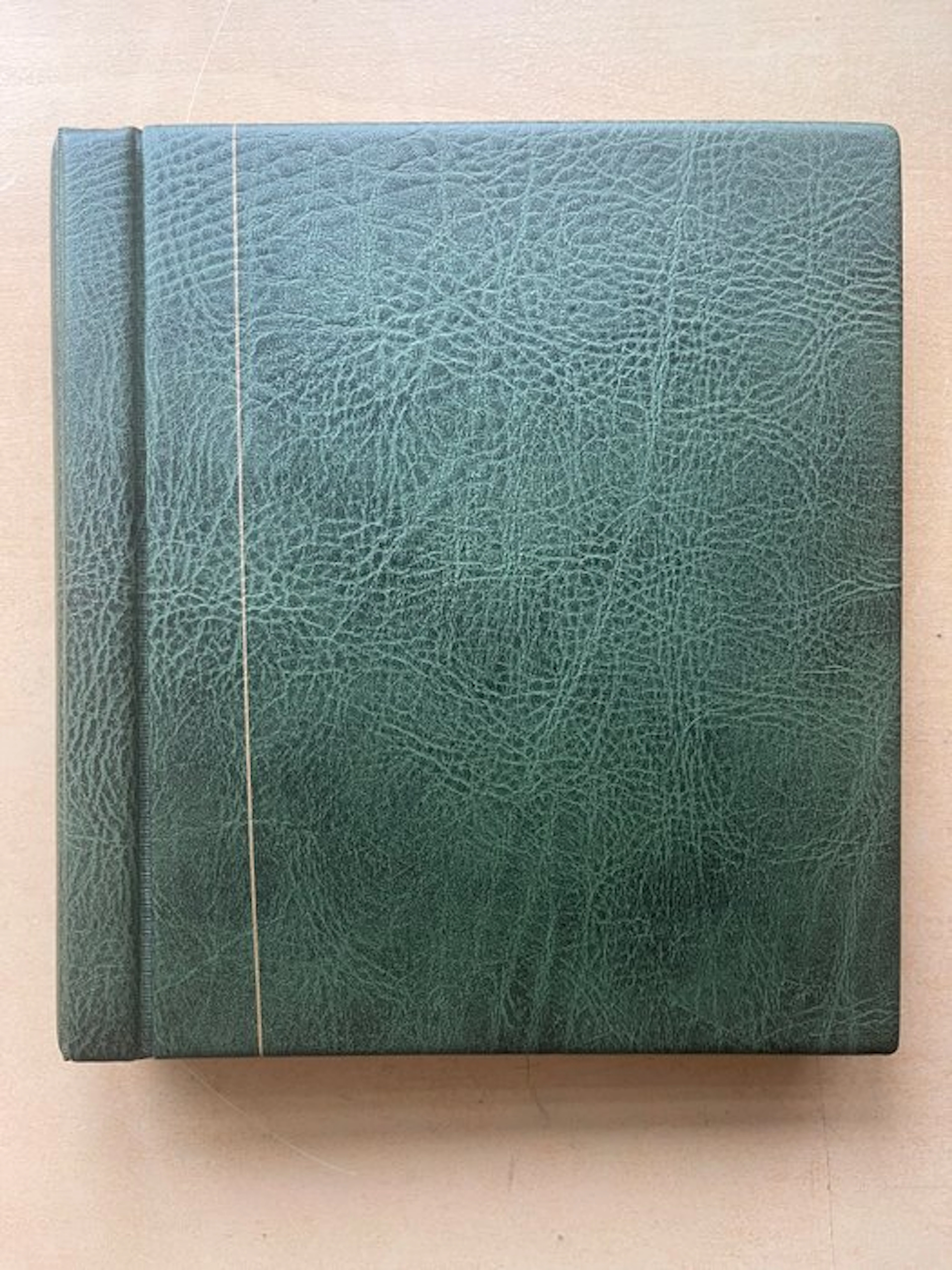 Suriname 1873/1975 - Collection in a nice KA-BE album with protective sleeve.