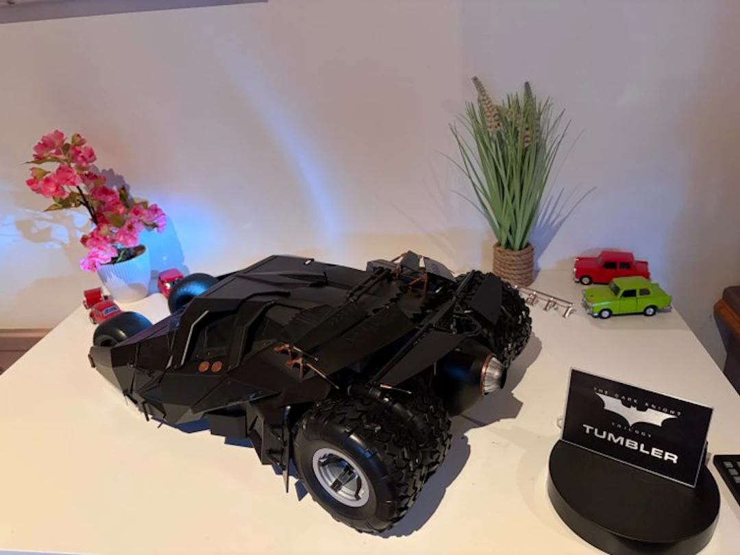 Hachette 1:8 - Modellbil - Batmobile Tumbler