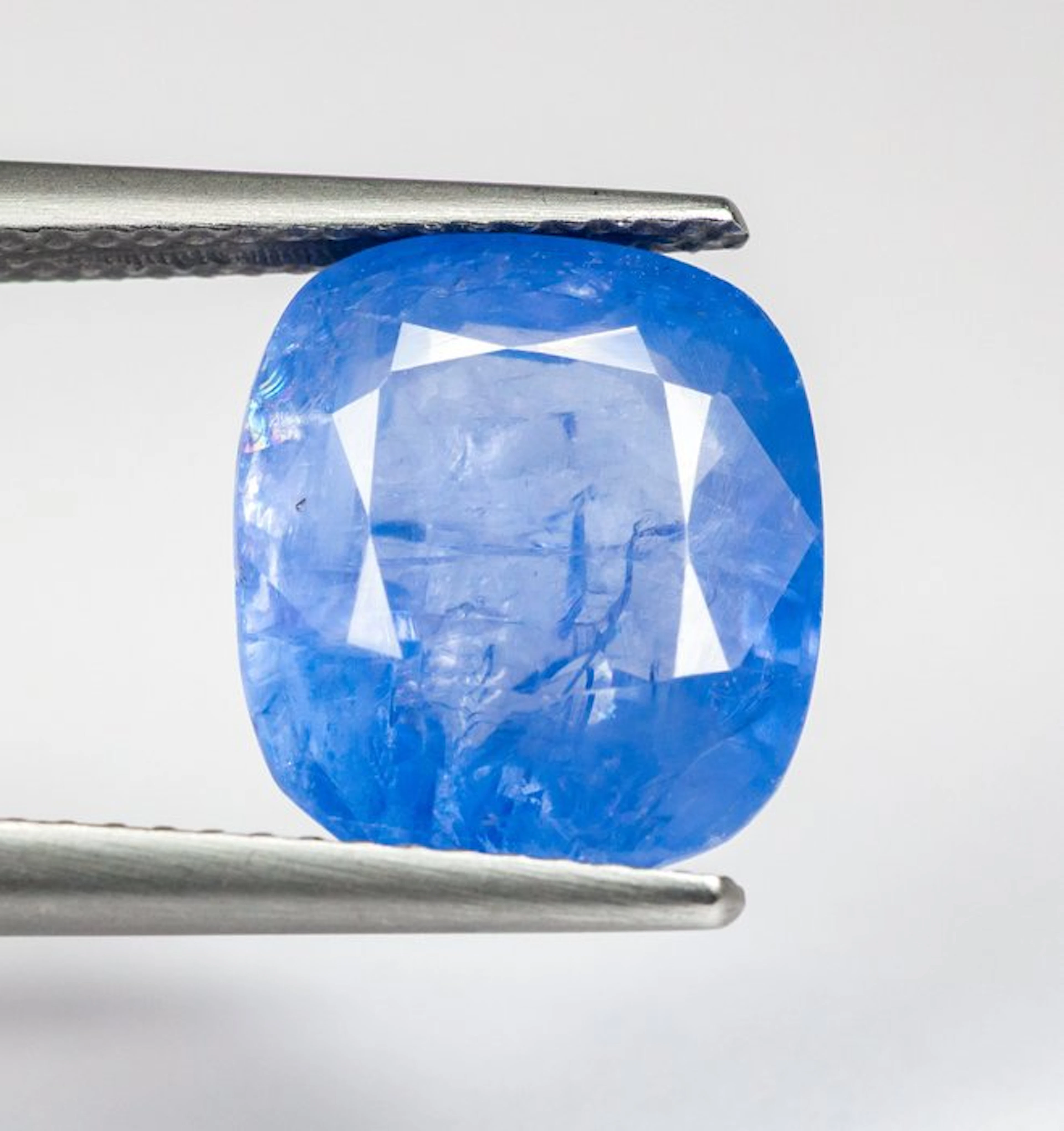 Sapphire - 7.29 ct - Antwerp Laboratory for Gemstone...