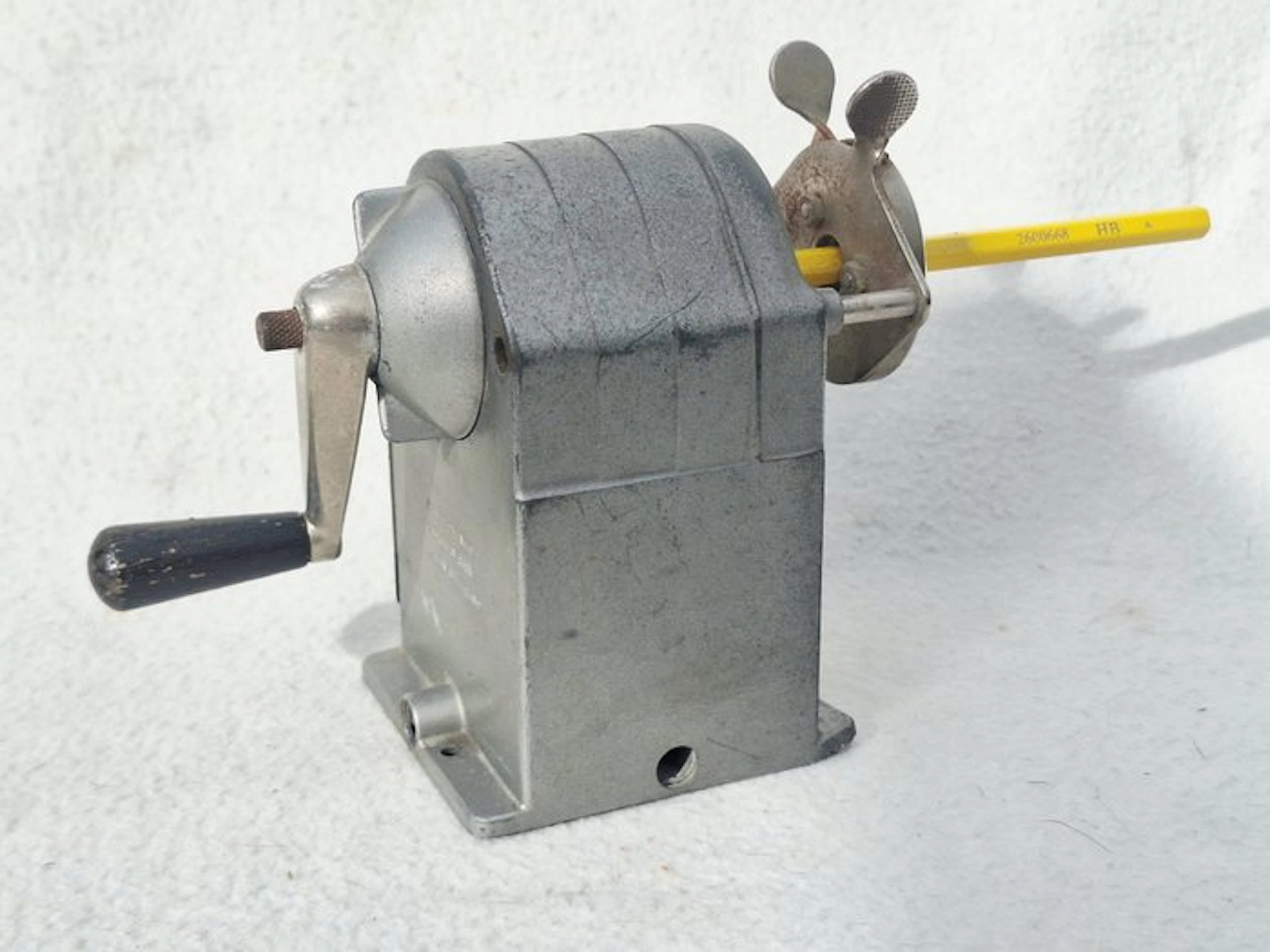 Caran d'Ache ( type 455 ) - Pencil sharpener Art Deco