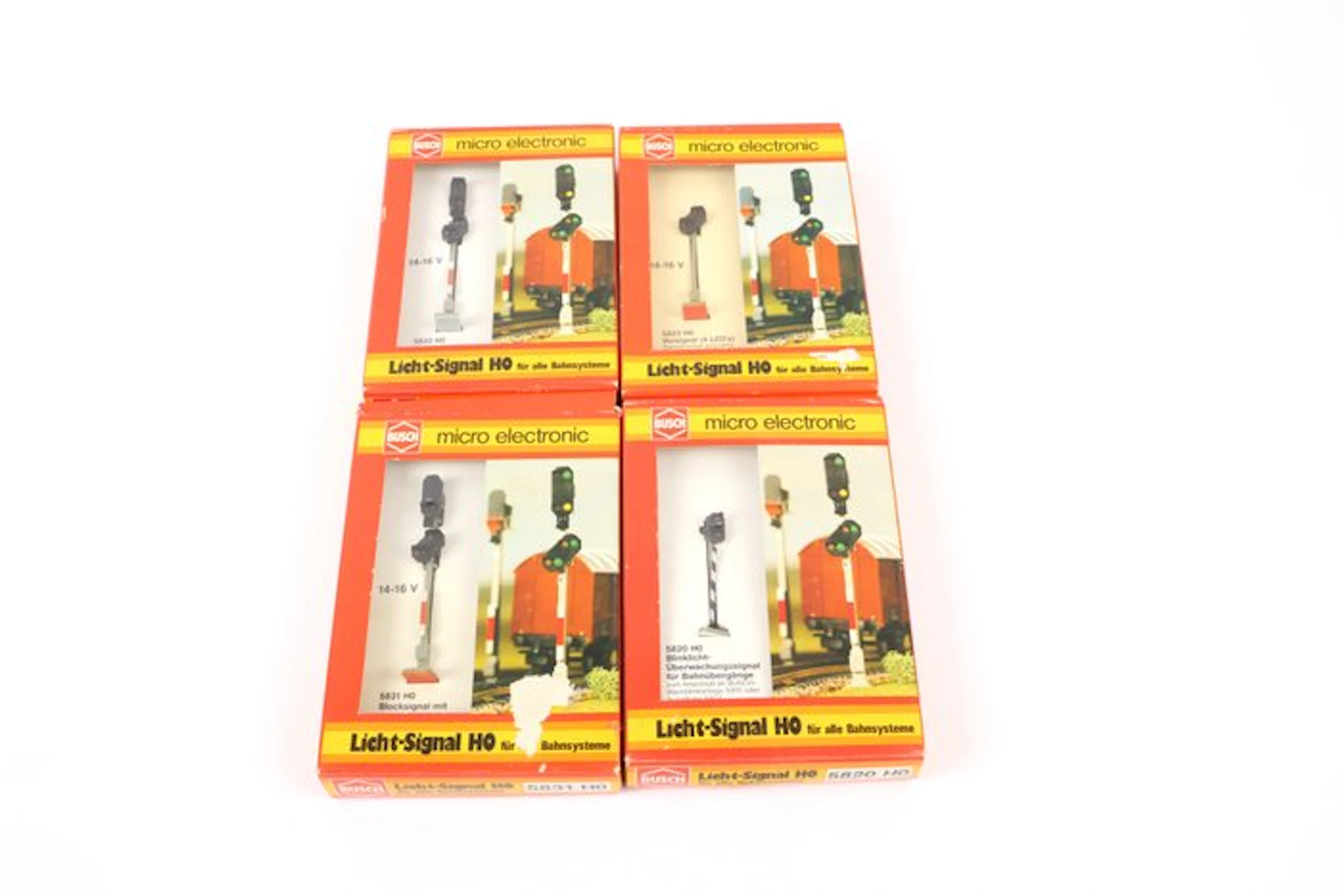 Busch H0 - 5820/5823/5831/5832 - Signals (4) - Four light beacons
