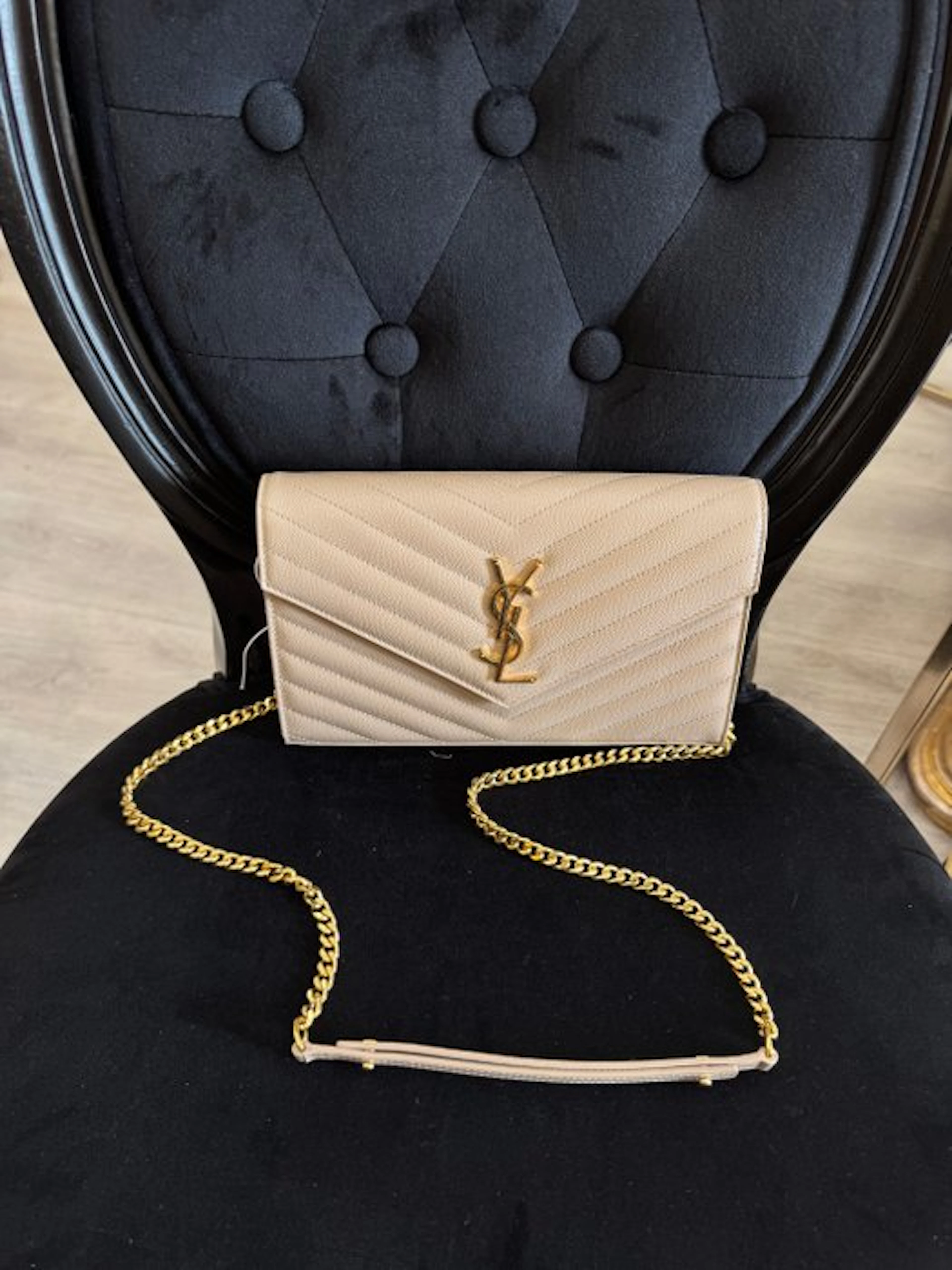 Saint Laurent - Envelope - Crossbody bag