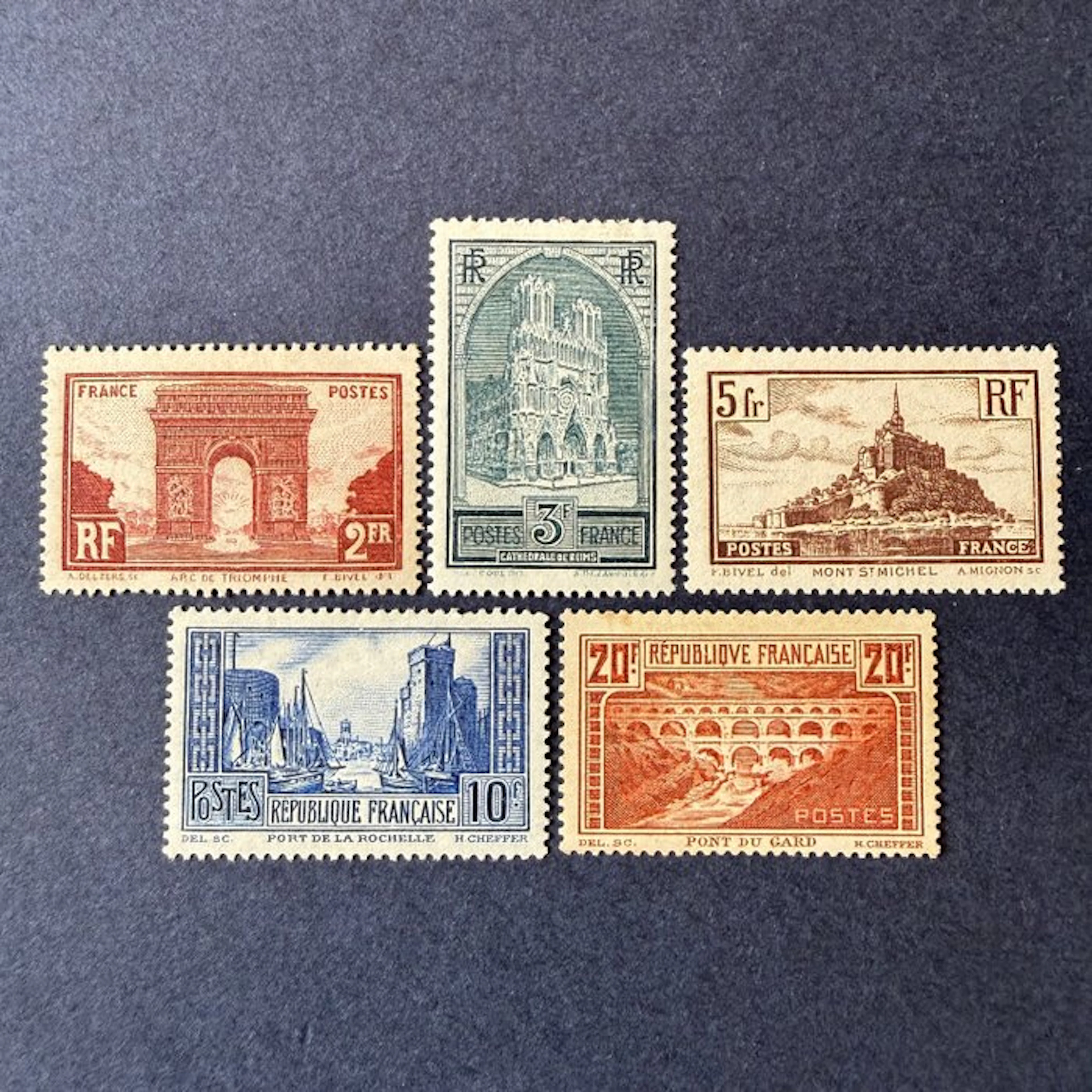 France - Yvert 258/262 "Monuments" in mint condition **/*. TB/B.
