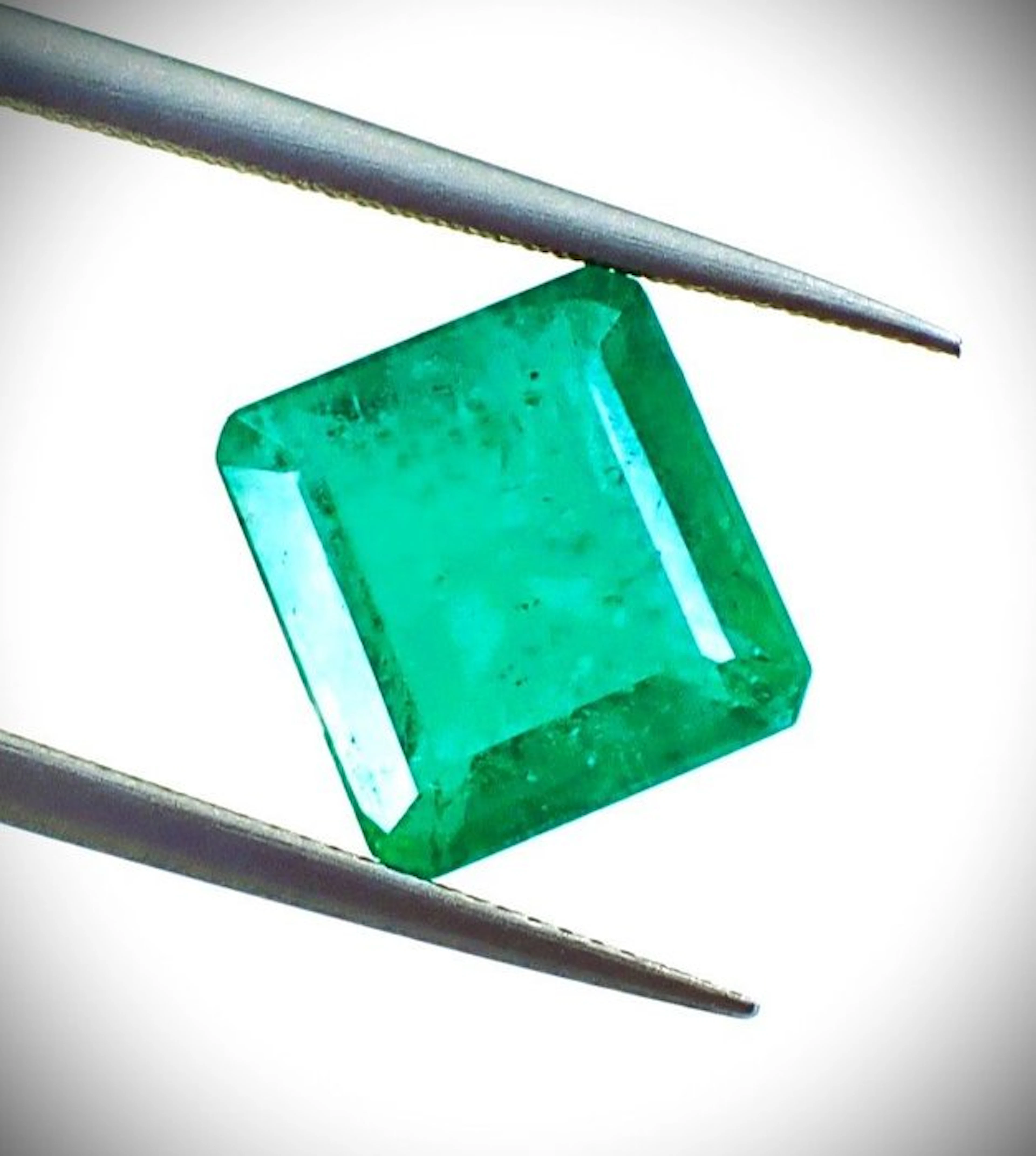 Emerald - 2.97 ct - International Gemological Institute...