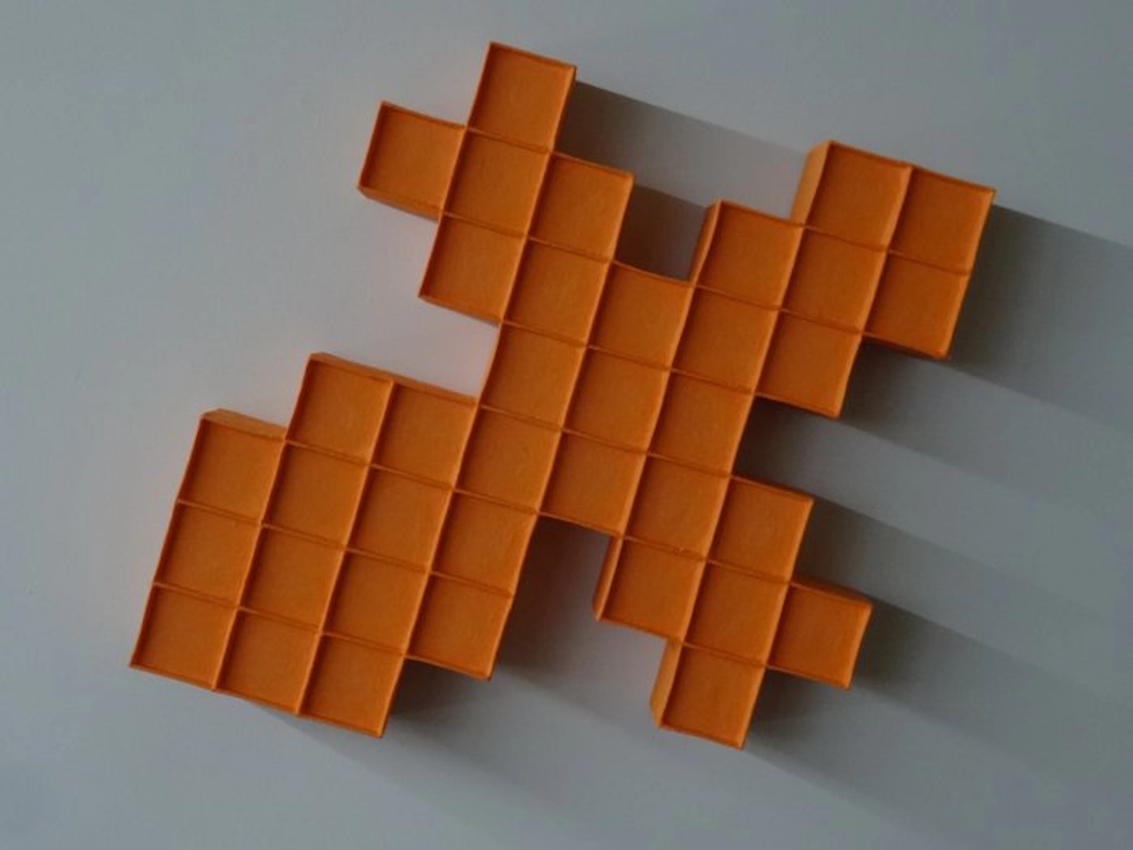Hans Meeuwsen - 2026 - 94 oranje minimalistisch wandrelief