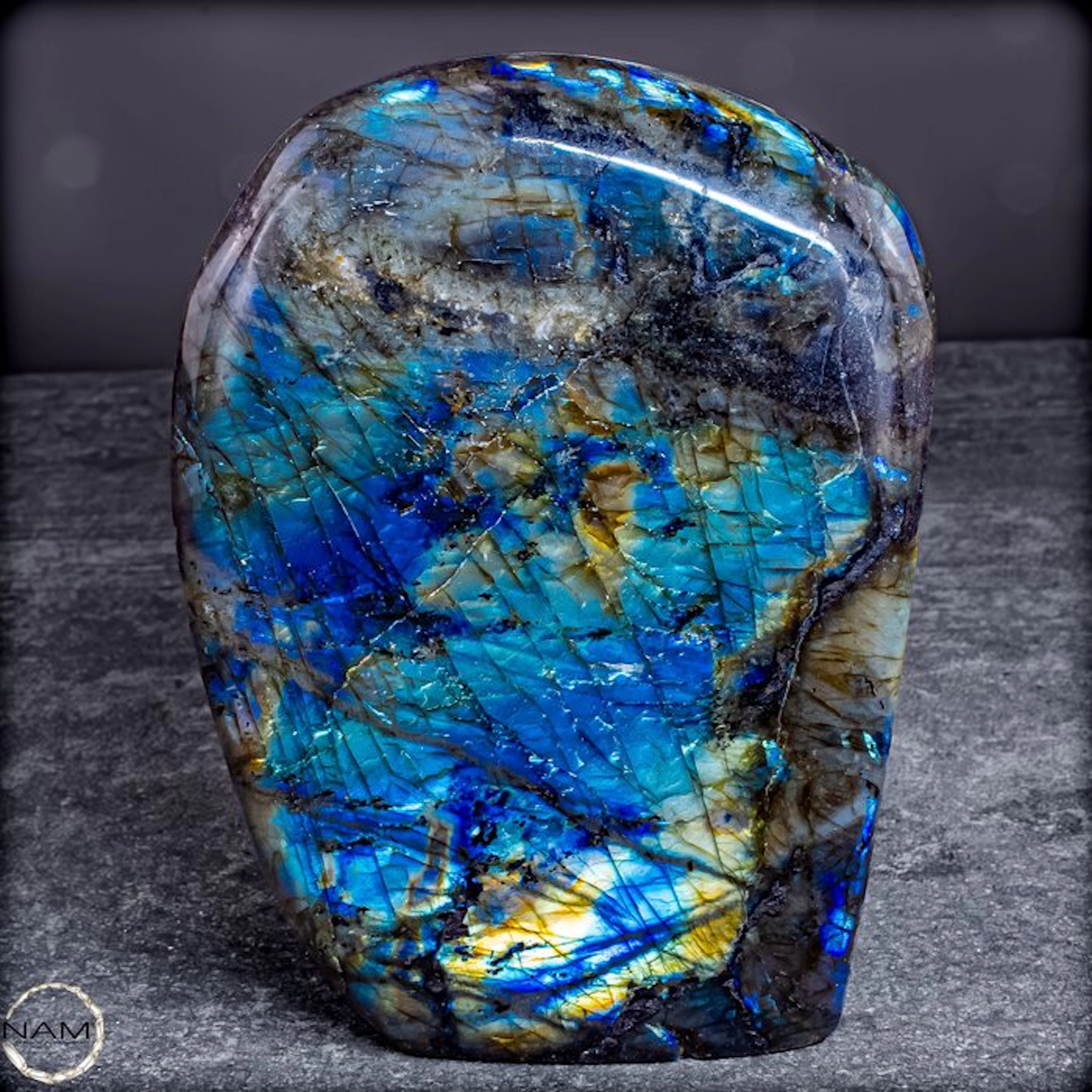 Labradorite Freeform – Fascinating color play full of...
