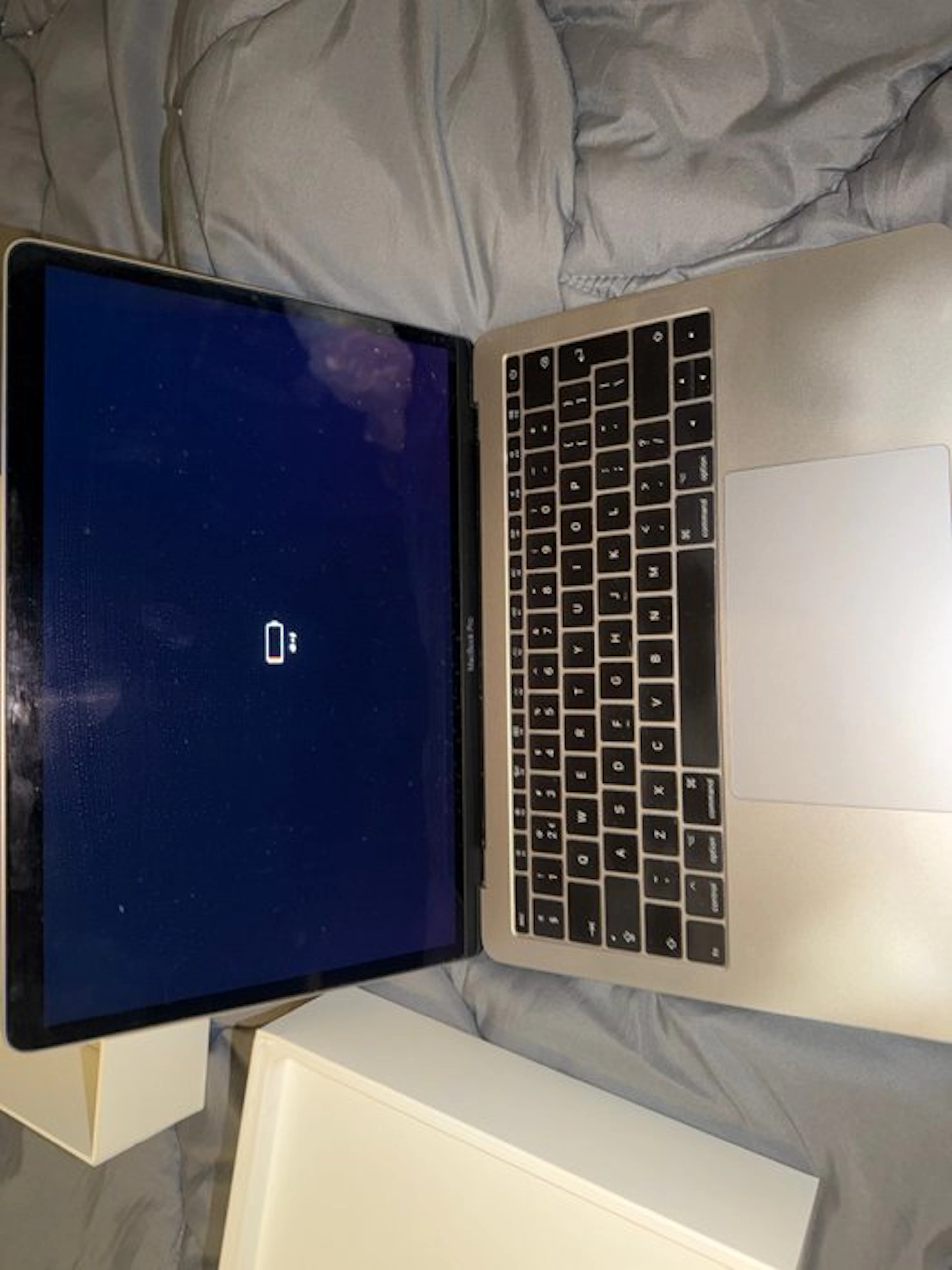 Apple MacBook Pro (Retina, Touch Bar) - Laptop (1) - In original box