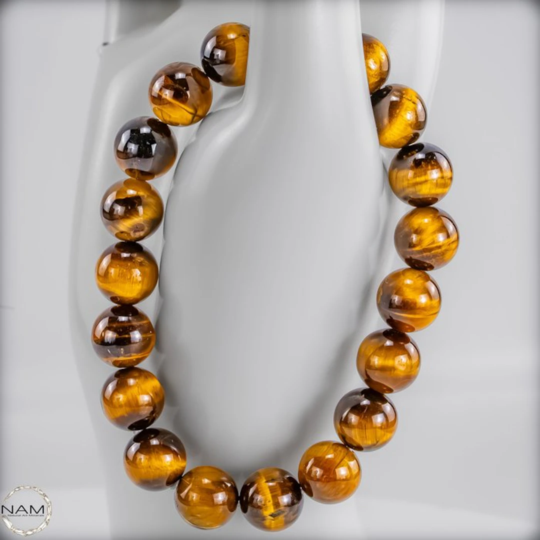 Powerful tiger's-eye bracelet – golden shine and timeless...