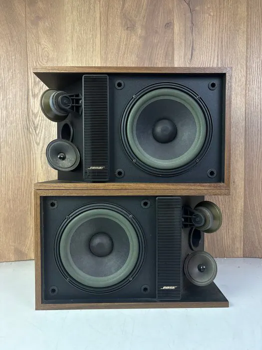 Bose 301 Sistema de Altavoces Direct/Reflecting
