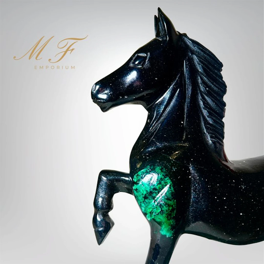 Premium - Emerald Horse Sculpture and Black Schist - XXL...